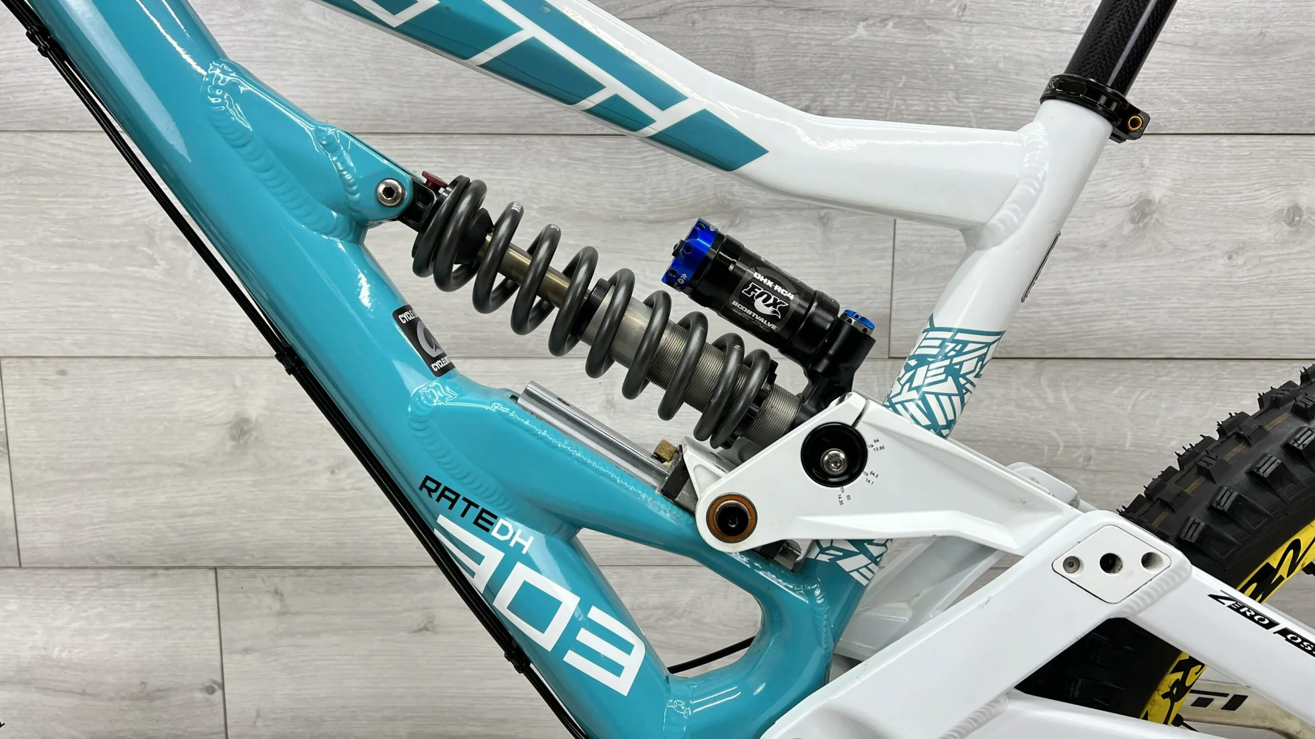 2010 Yeti 303 RDH  Mountain Bike - Medium - Image 10