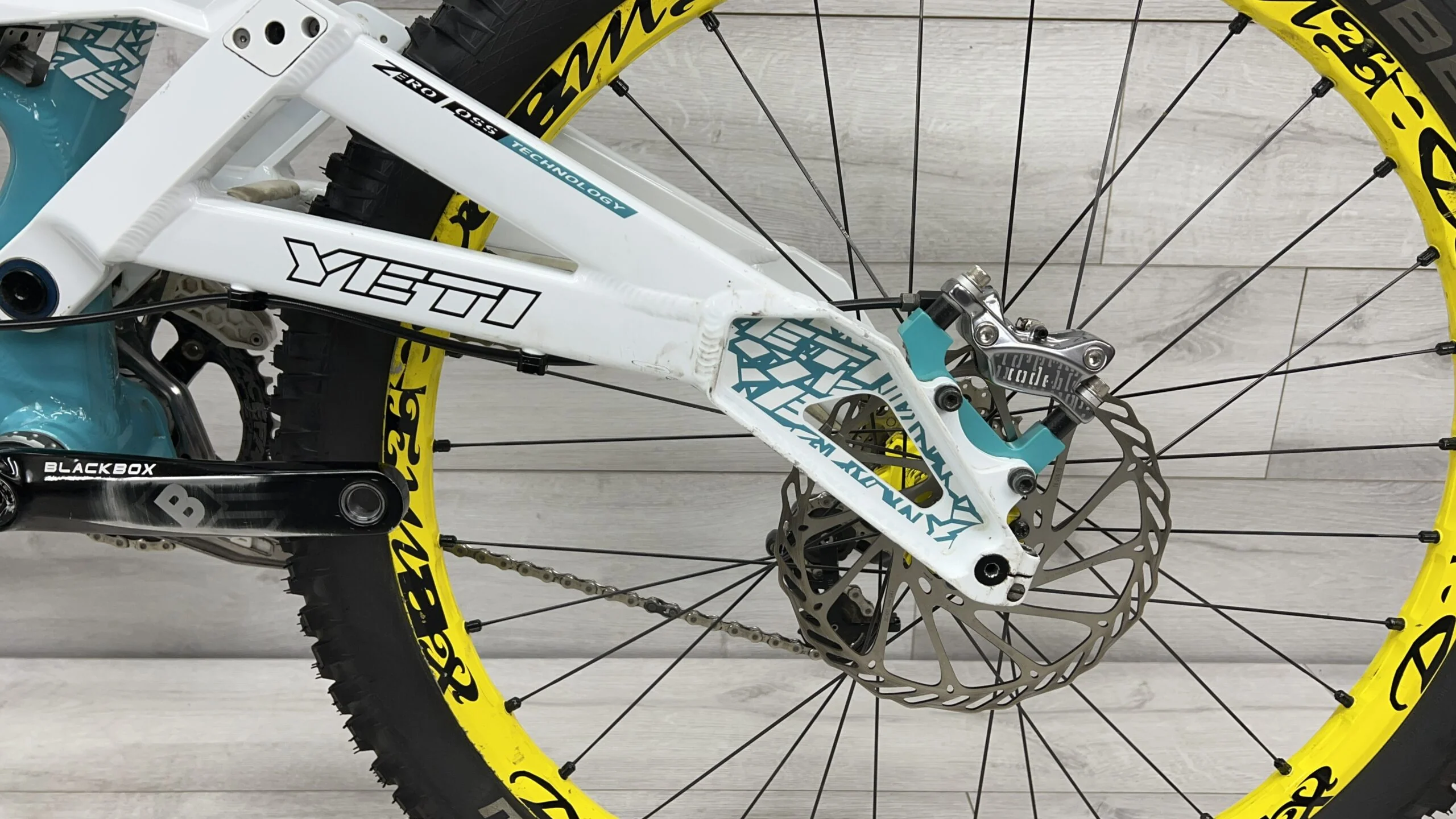 2010 Yeti 303 RDH  Mountain Bike - Medium - Image 13
