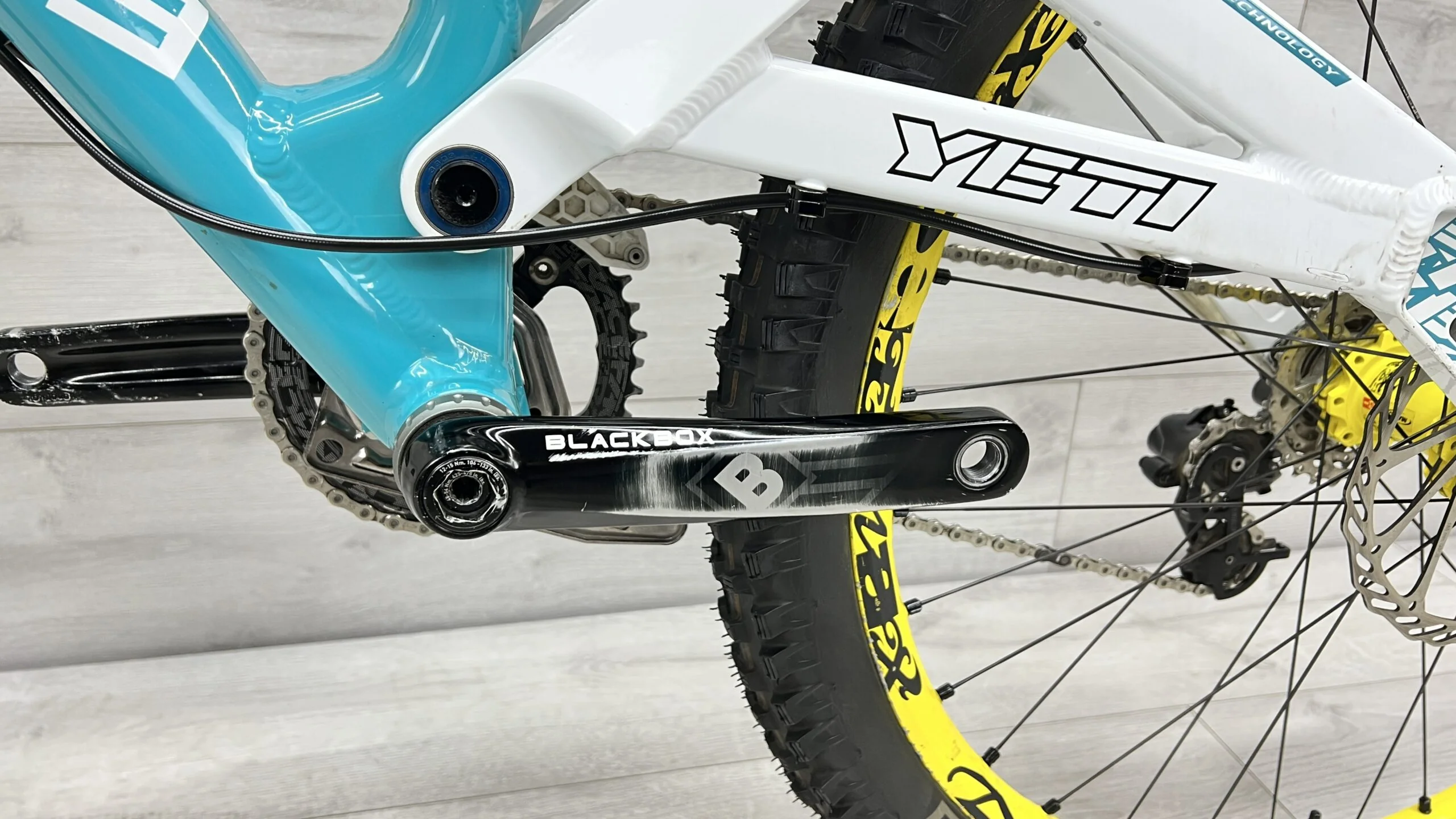 2010 Yeti 303 RDH  Mountain Bike - Medium - Image 6
