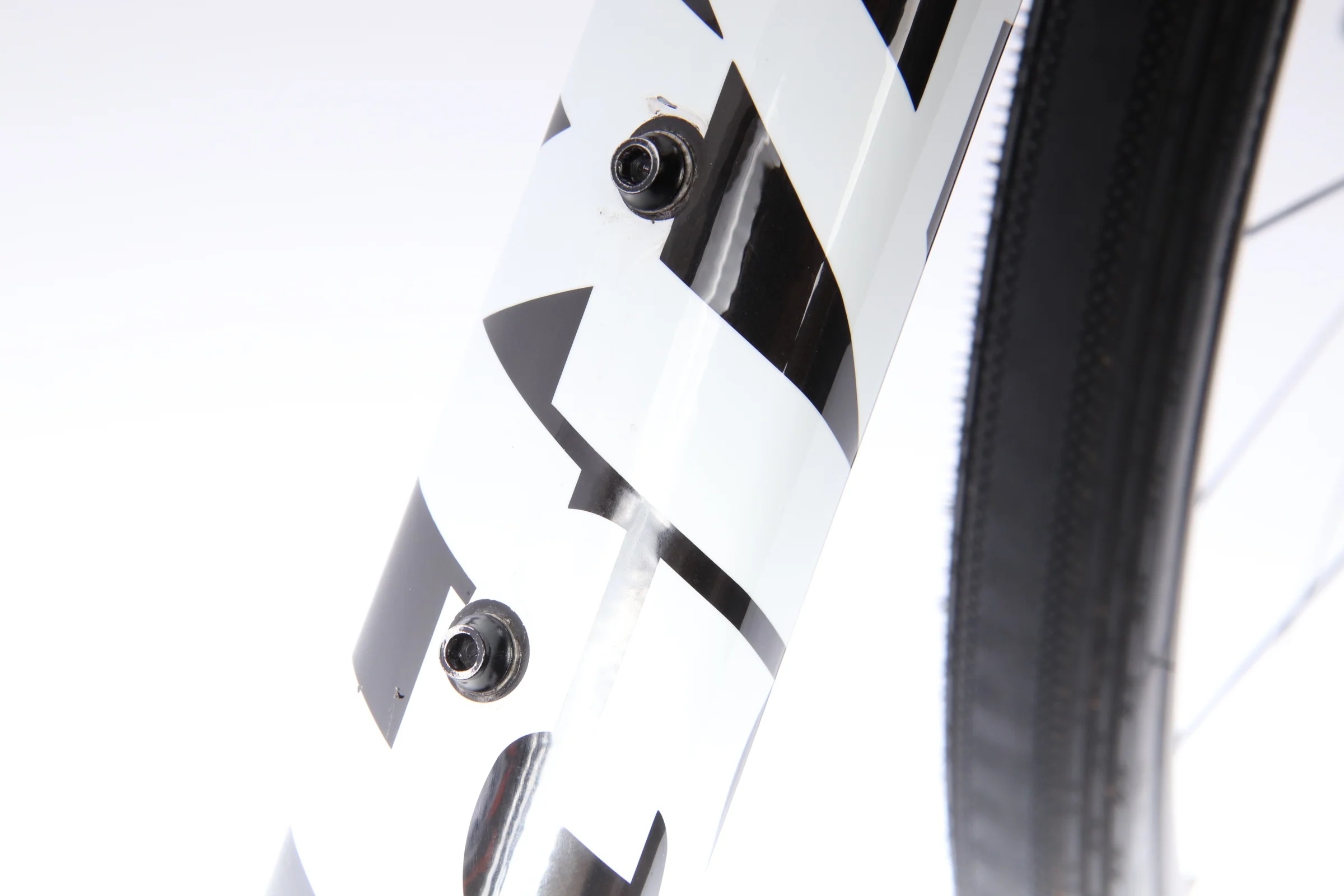 2014 Giant TCX Advanced Cyclocross Bike - M/L - Image 9