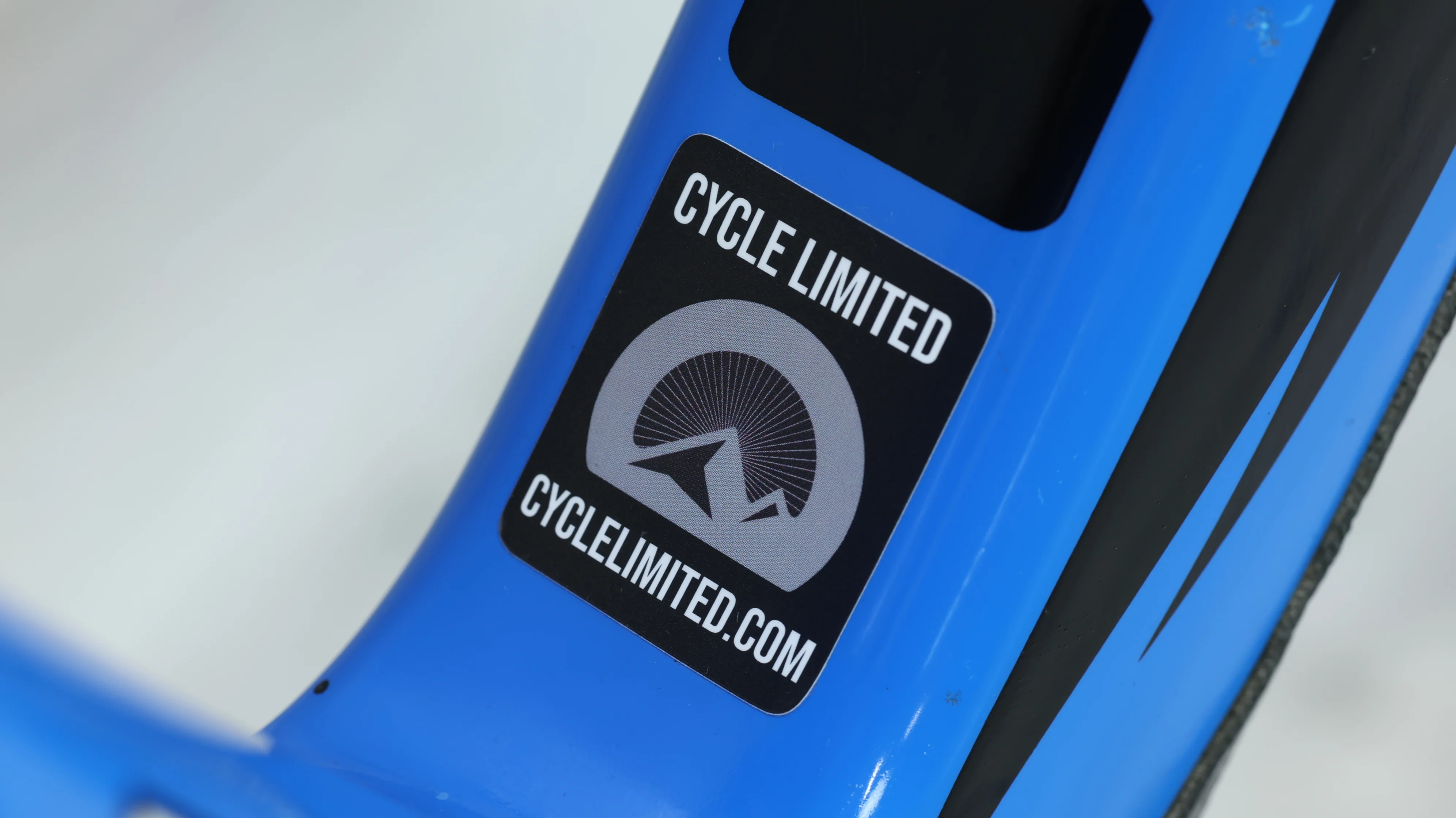 2014 Pivot Mach 6 Carbon Mountain Bike - Medium - Image 3