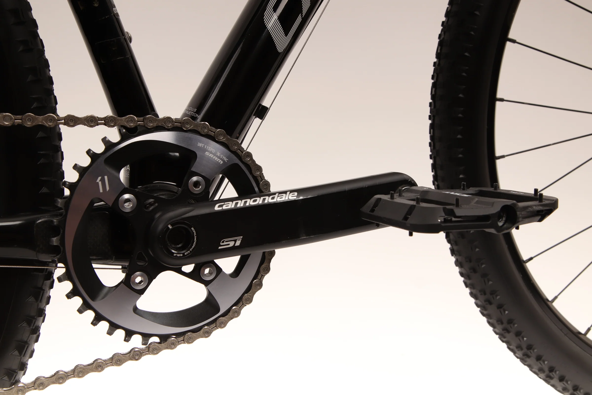 2015 CANNONDALE F-SI CARBON 2  Mountain Bike - Medium - Image 4