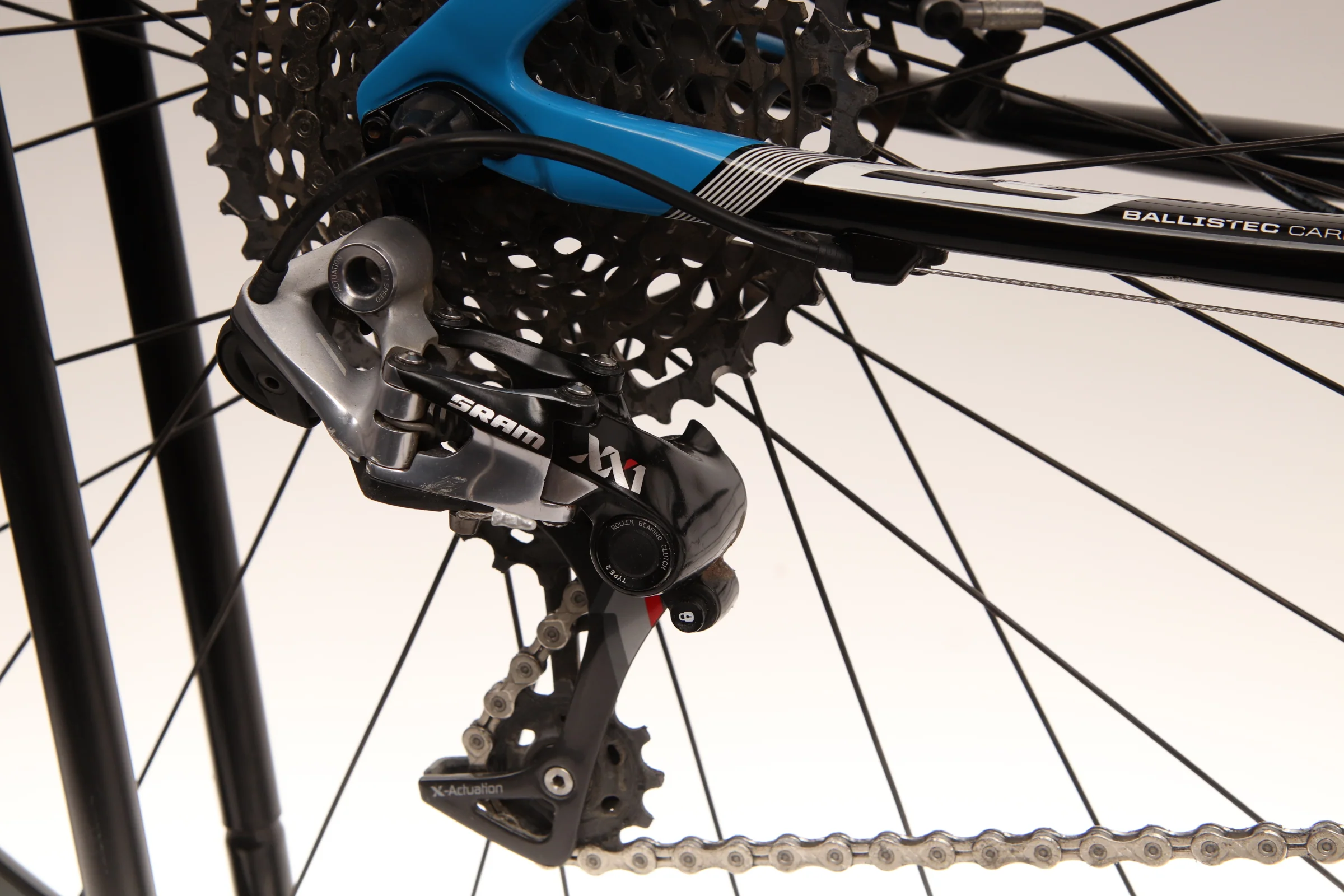 2015 CANNONDALE F-SI CARBON 2  Mountain Bike - Medium - Image 6