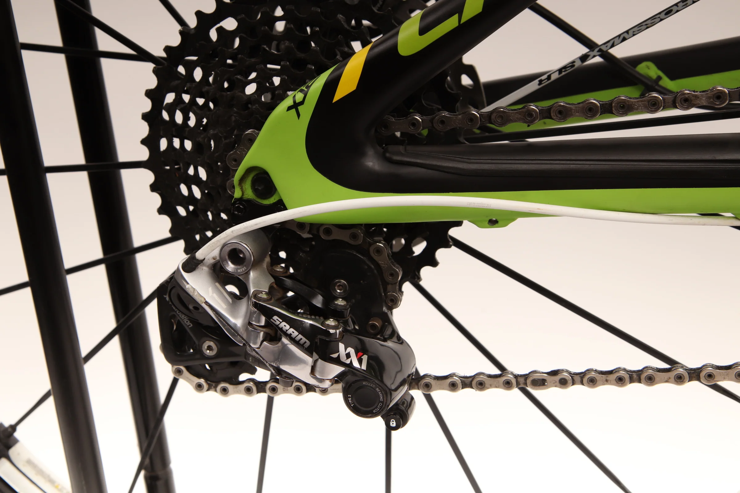 2015 CANNONDALE TRIGGER HI-MOD TEAM  Mountain Bike - Large - Image 8