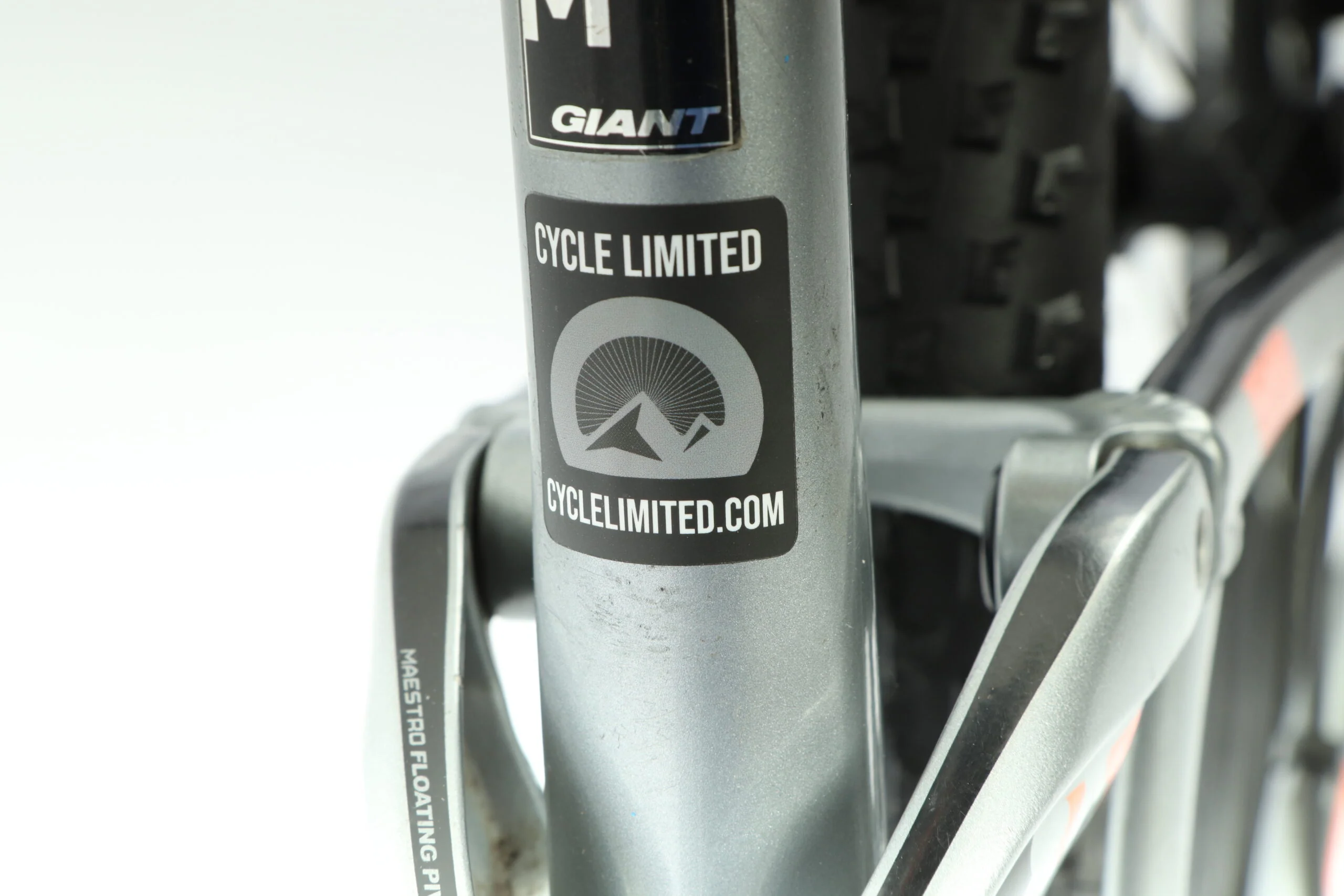 2015 Giant Anthem 3 27.5  Mountain Bike - Medium - Image 3