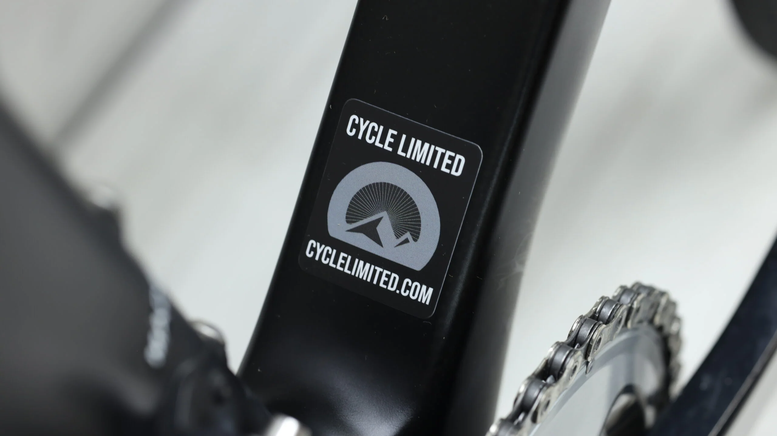 2015 Pinarello Dogma F8 Road Bike - 56cm - Image 3