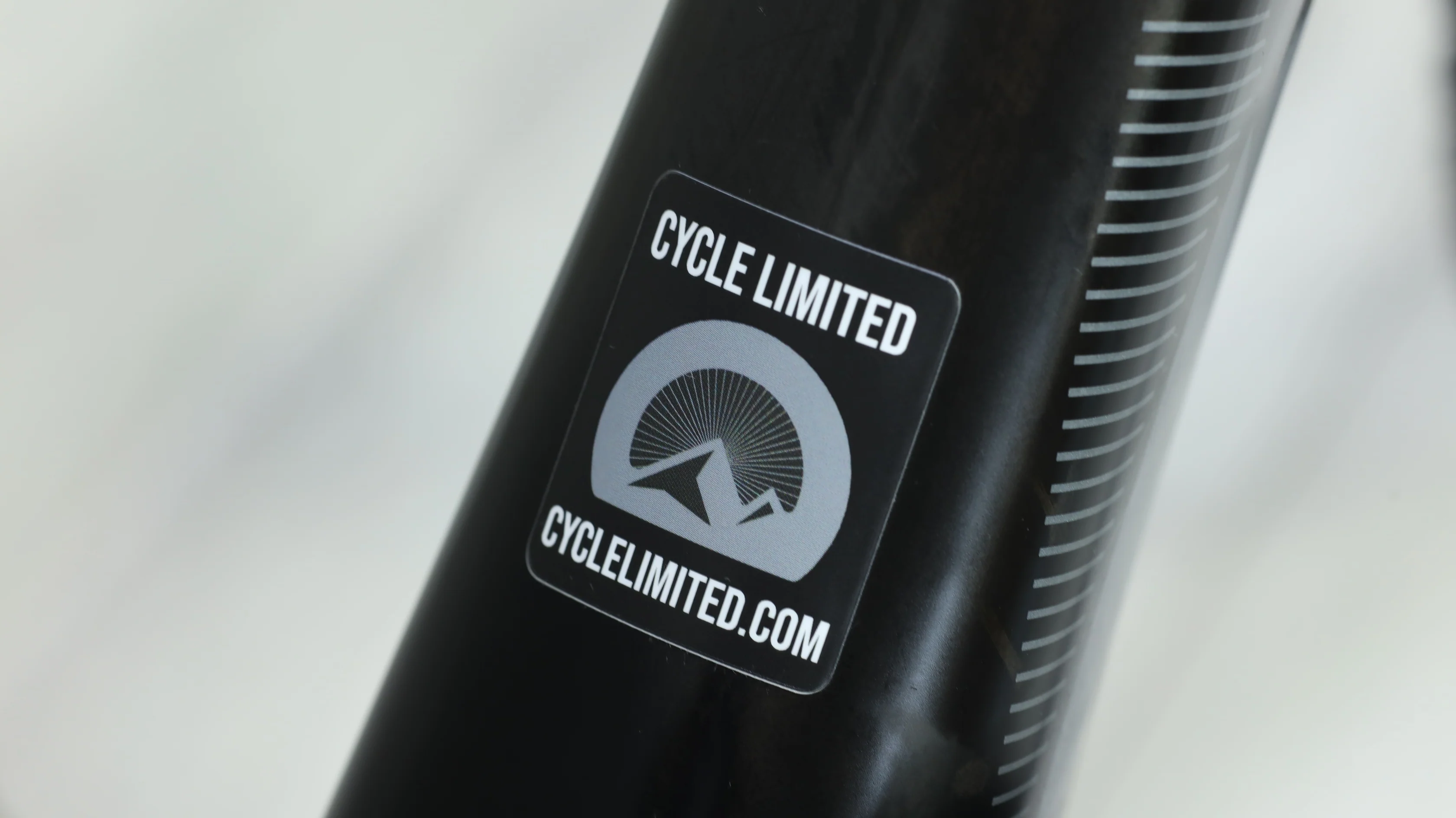 2015 Pivot Vault Gravel Bike - Medium - Image 3