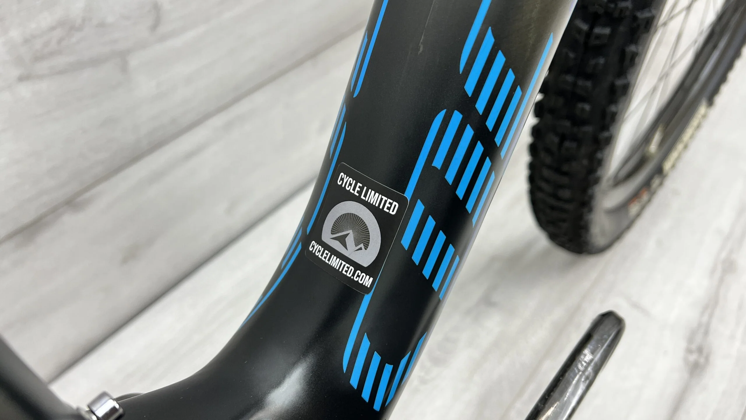 2015 Specialized Epic Expert Carbon 29er  Mountain Bike - Large - Image 3