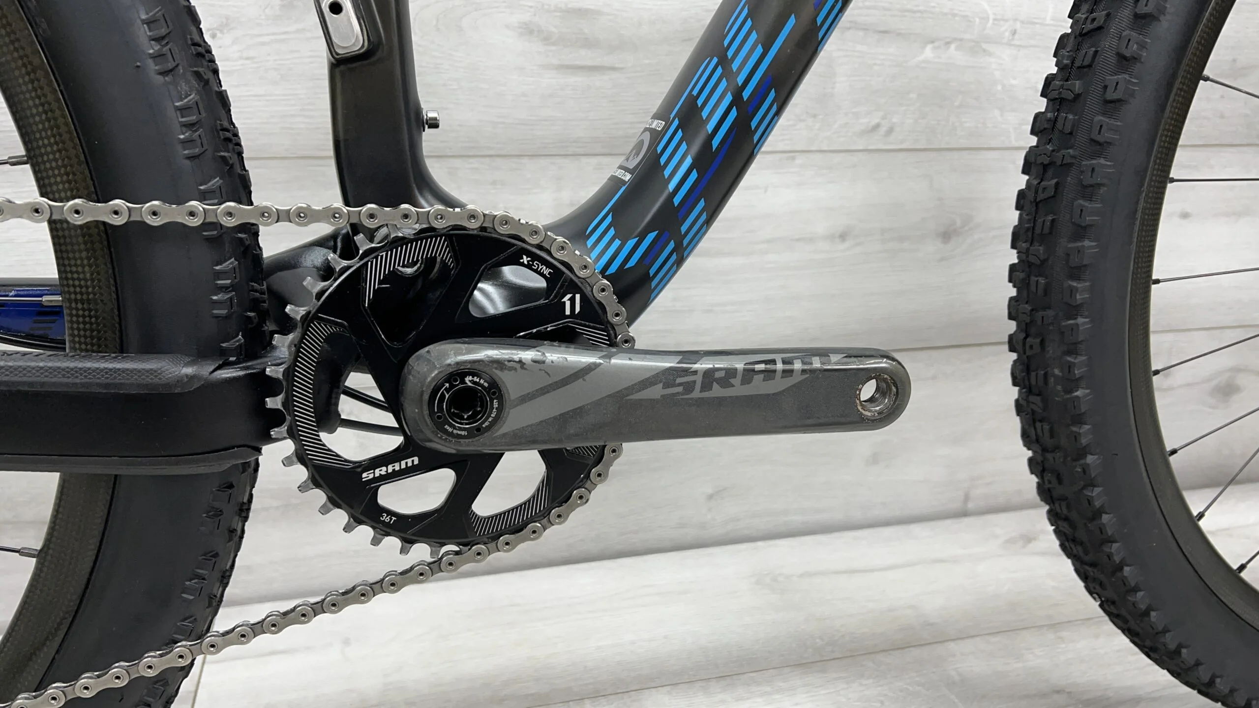 2015 Specialized Epic Expert Carbon 29er  Mountain Bike - Large - Image 4
