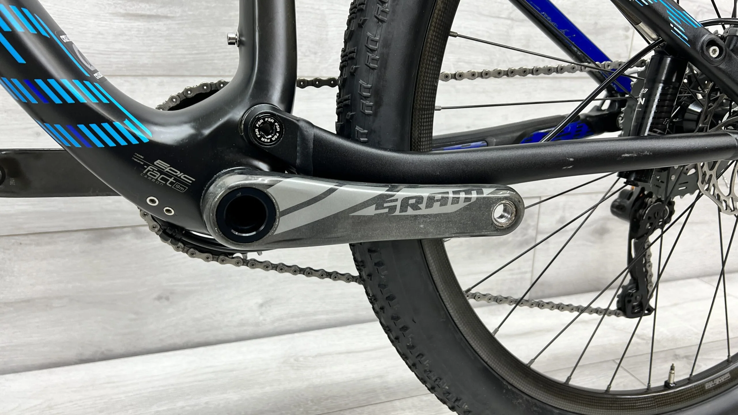 2015 Specialized Epic Expert Carbon 29er  Mountain Bike - Large - Image 5