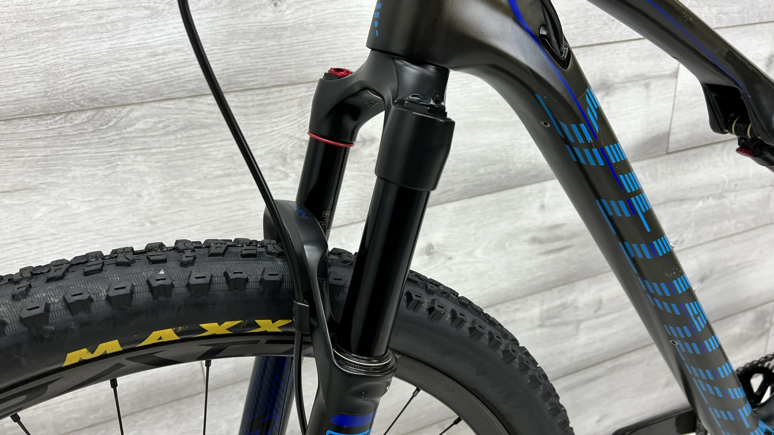 2015 Specialized Epic Expert Carbon 29er  Mountain Bike - Large - Image 8