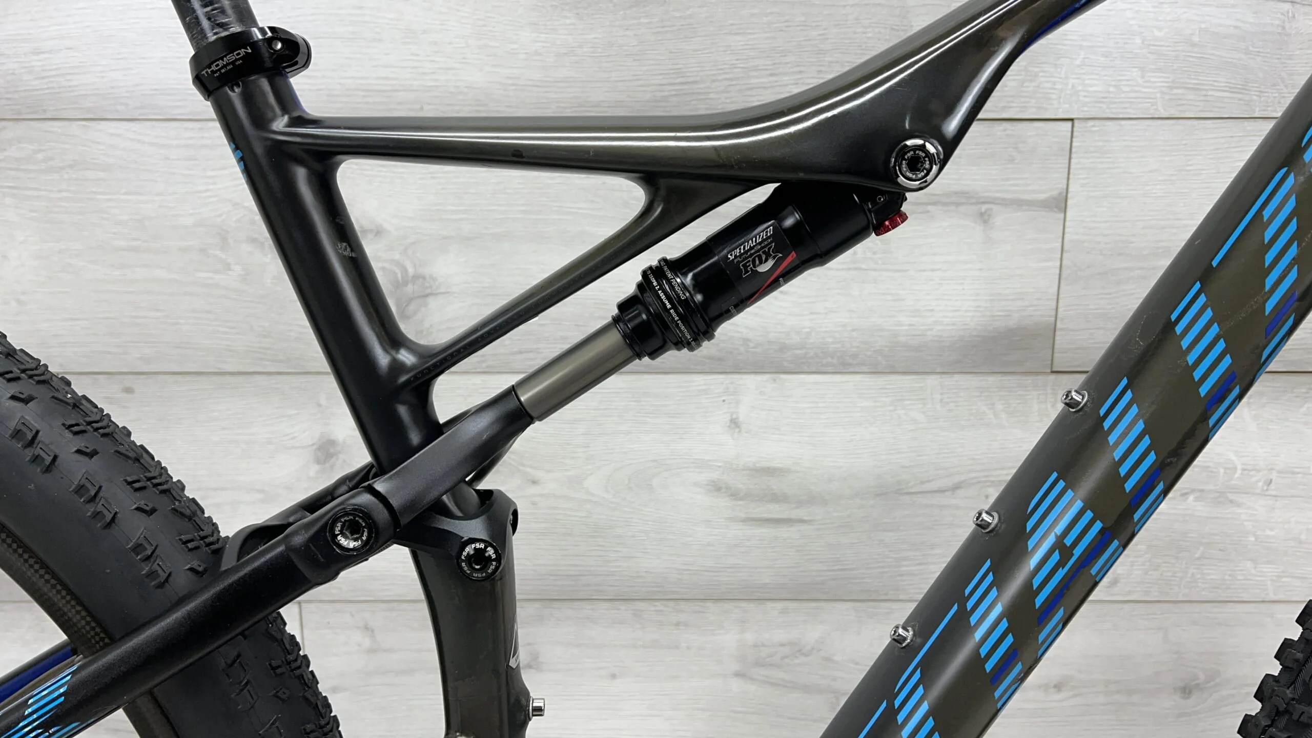 2015 Specialized Epic Expert Carbon 29er  Mountain Bike - Large - Image 9