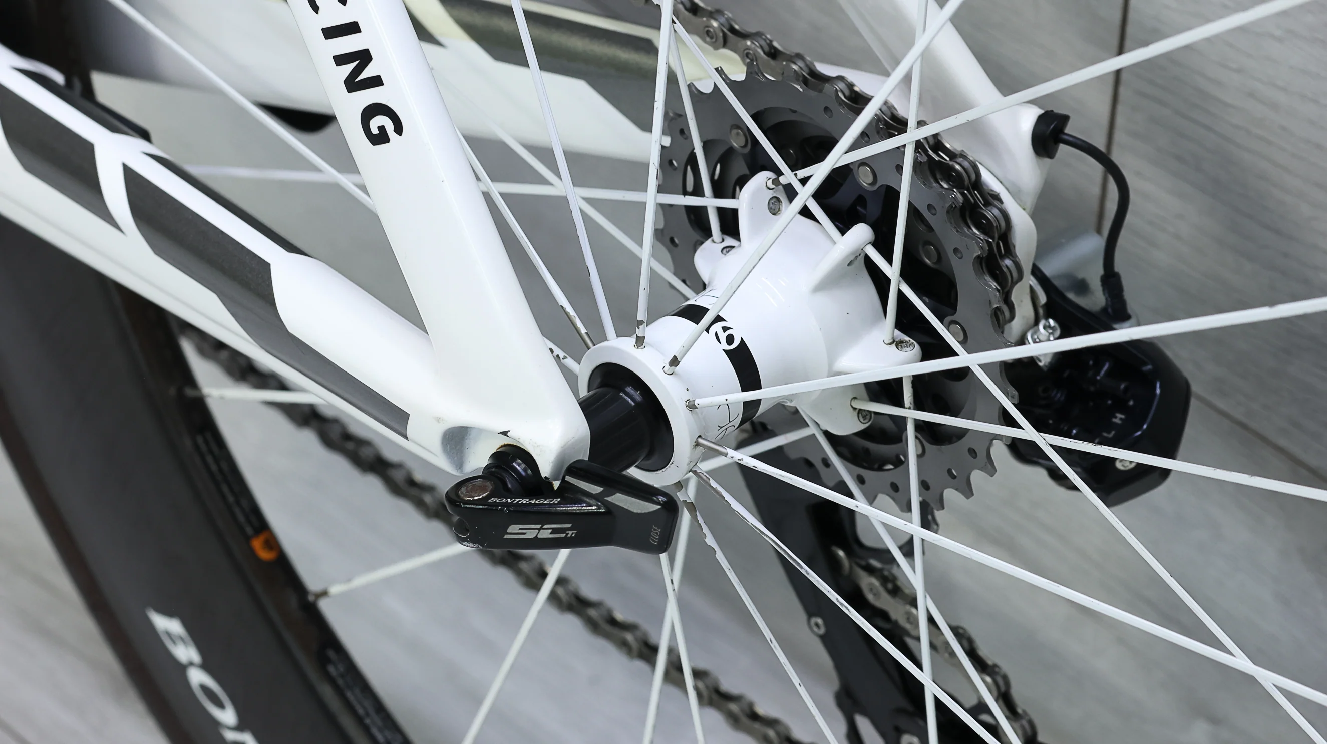 2015 Trek Speed Concept 9 Project One Triathlon Bike - Small - Image 16