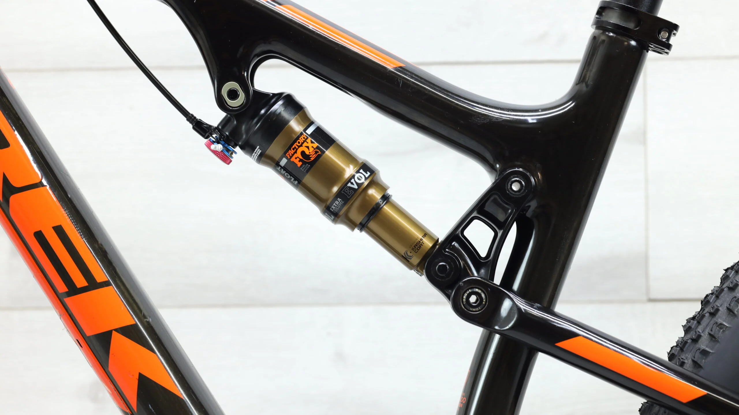 2015 Trek Superfly FS 9.8 SL  Mountain Bike - Medium - Image 8