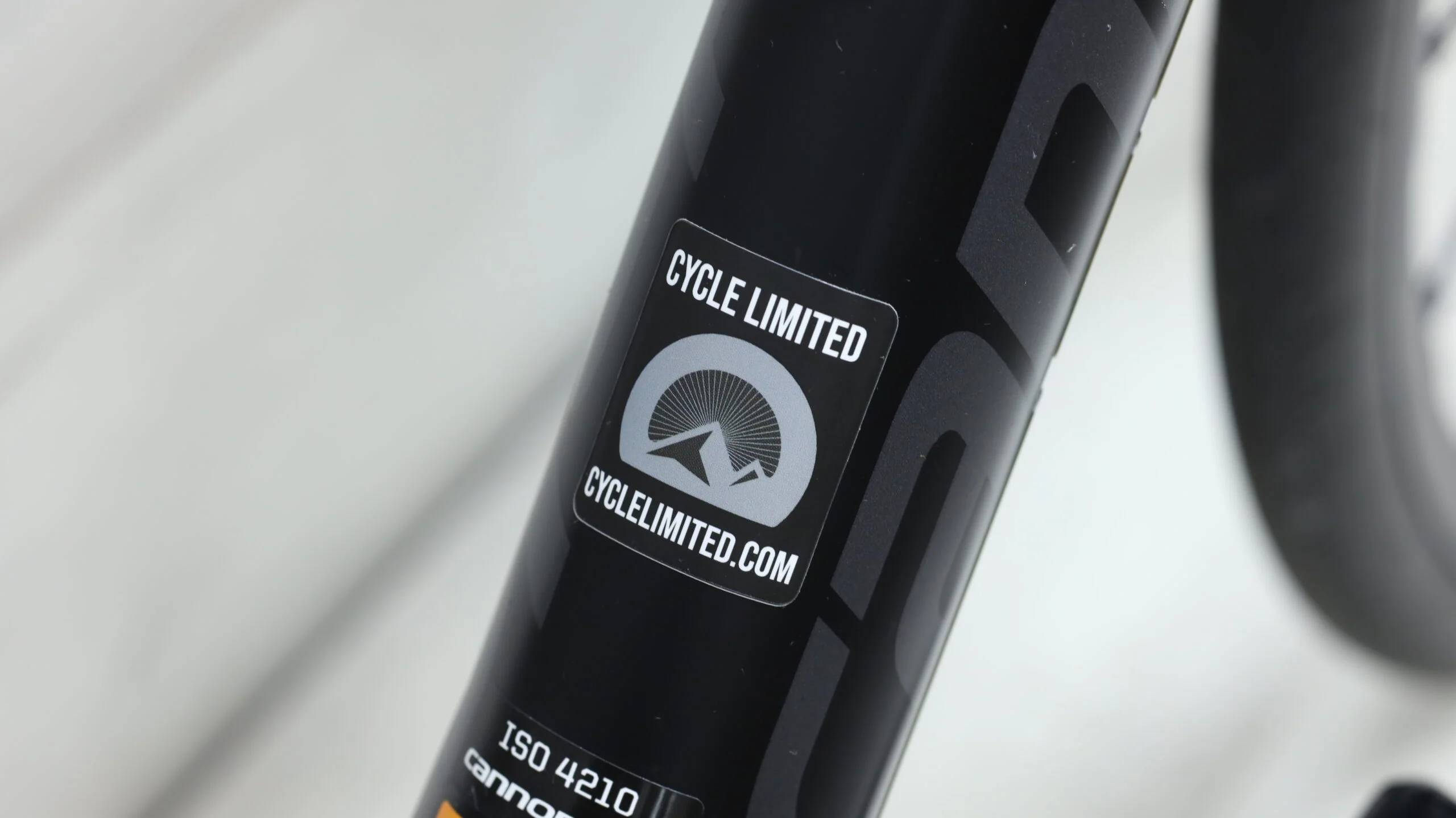 2016 Cannondale Synapse Hi-MOD Road bike - 56cm - Image 3