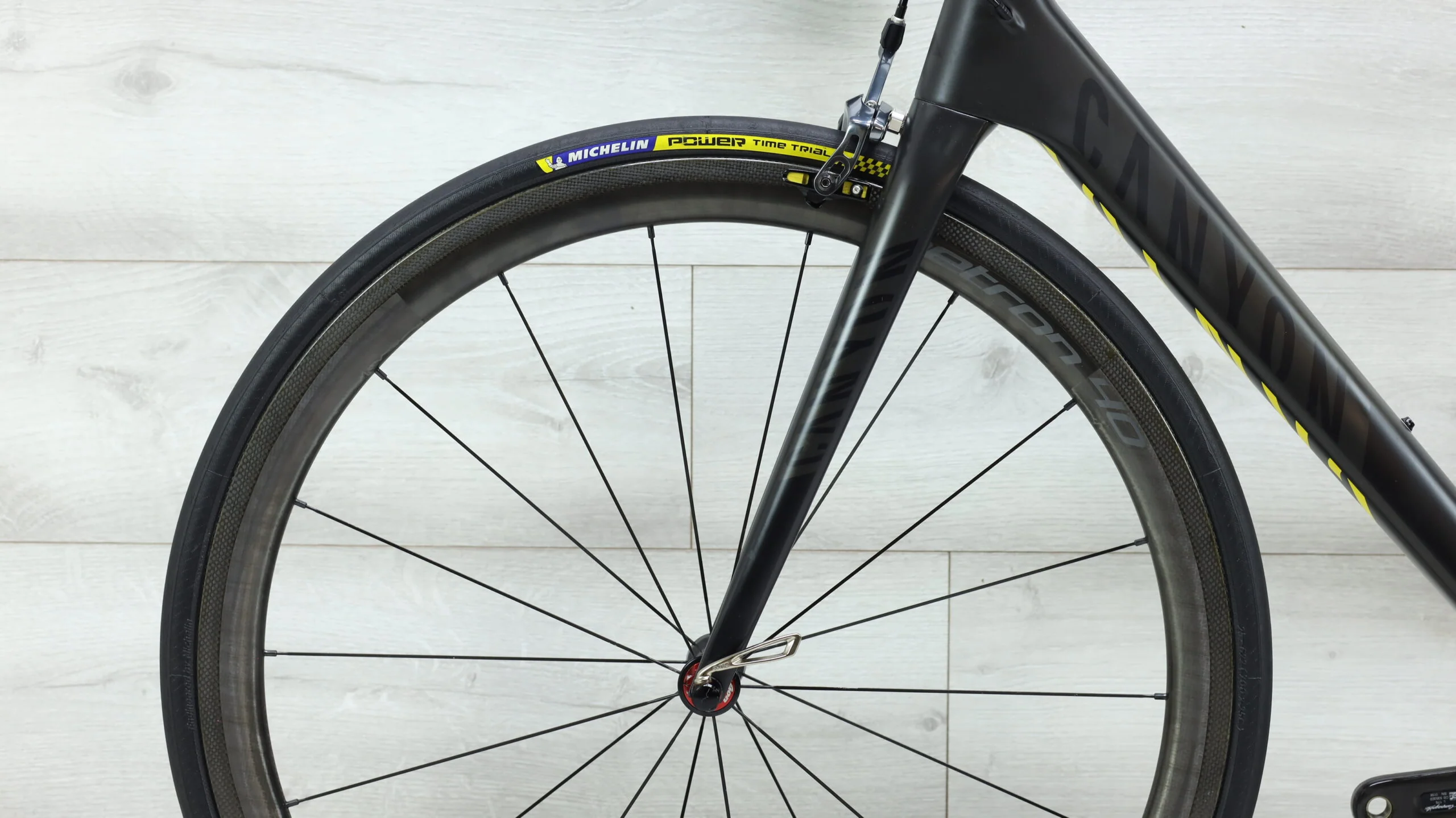 Canyon Ultimate CF SL 9.0  Road Bike - 2016, Large - Image 12