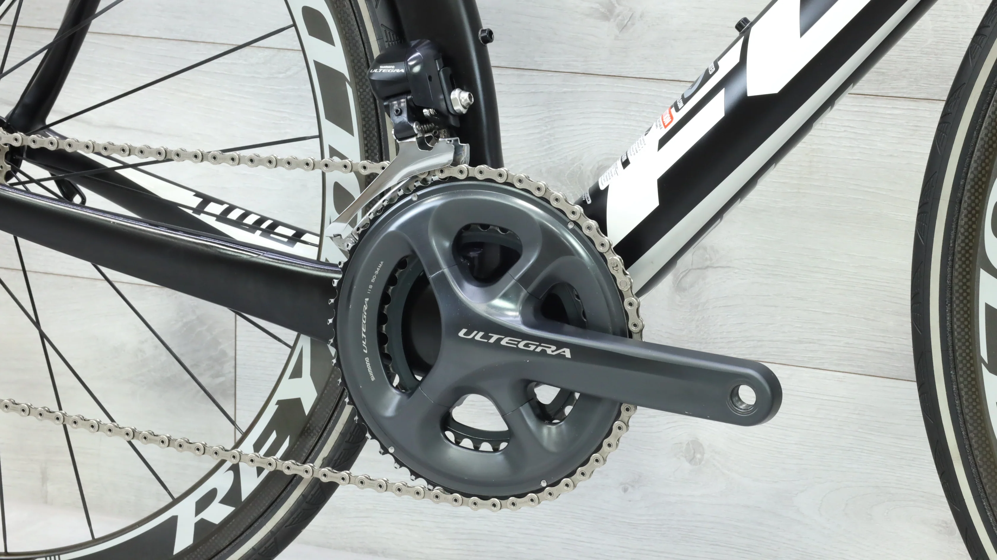 2016 Fuji Transonic 2.5 LE Road Bike - Large - Image 5