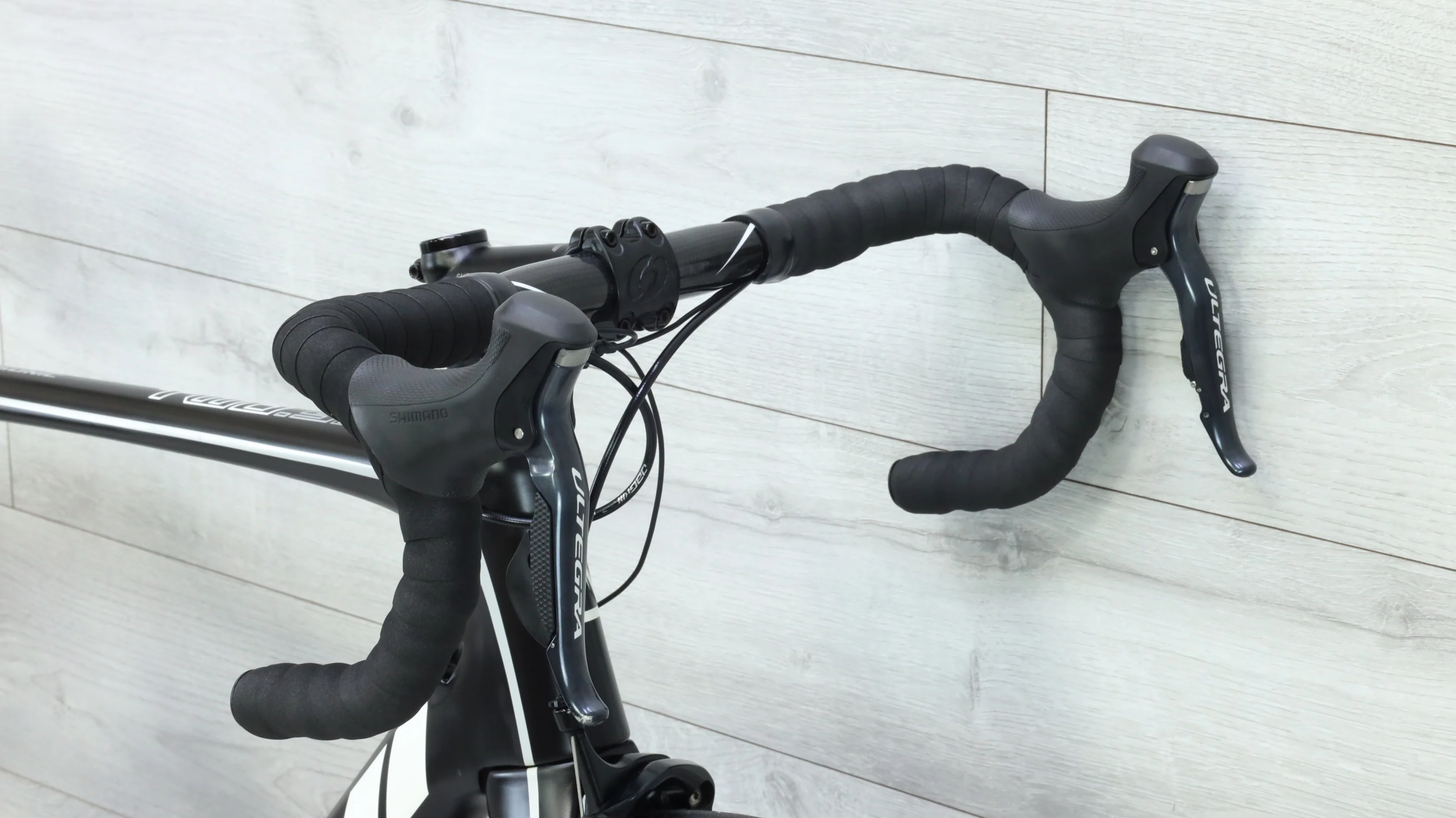 2016 Fuji Transonic 2.5 LE Road Bike - Large - Image 7