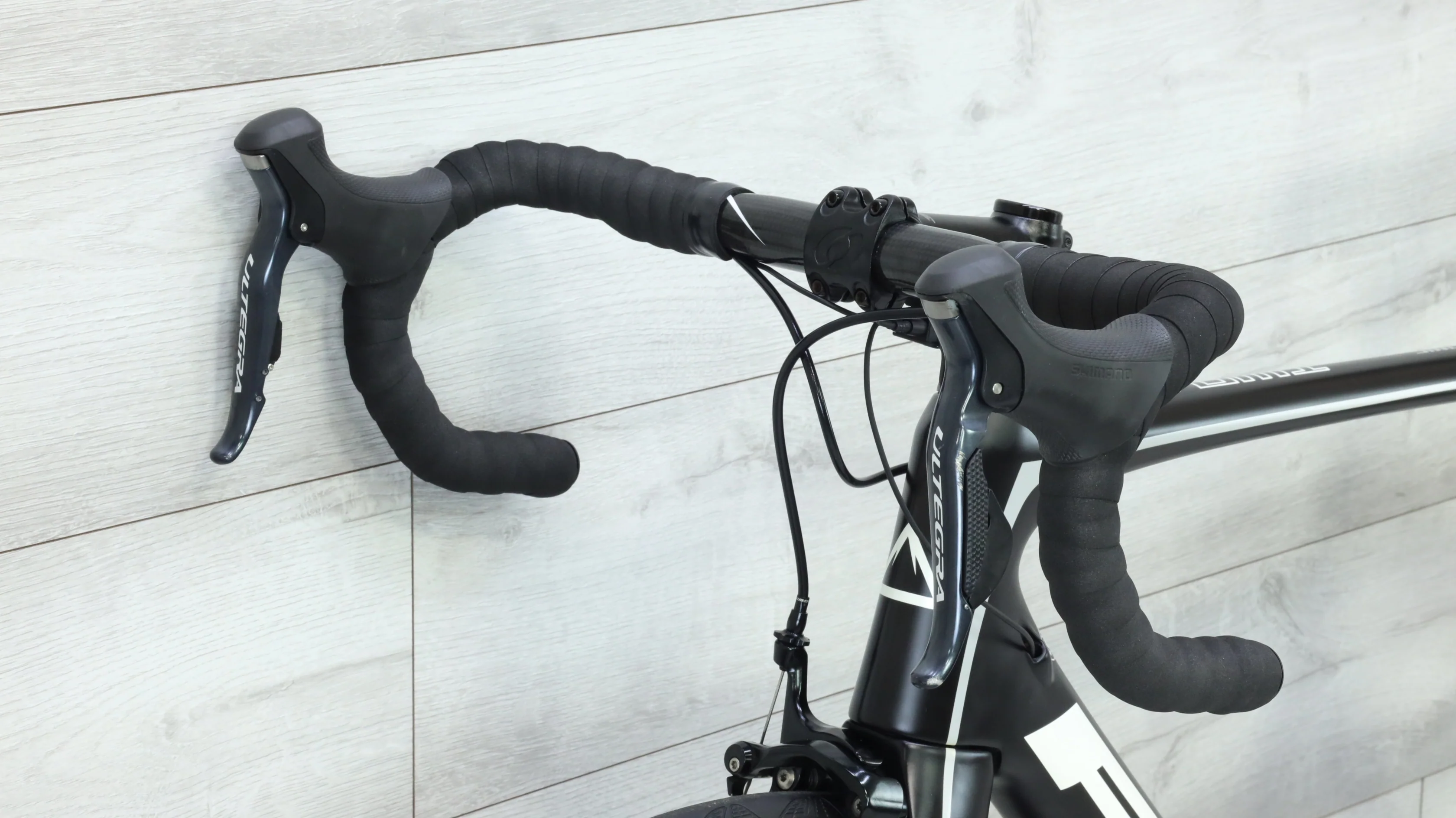 2016 Fuji Transonic 2.5 LE Road Bike - Large - Image 8