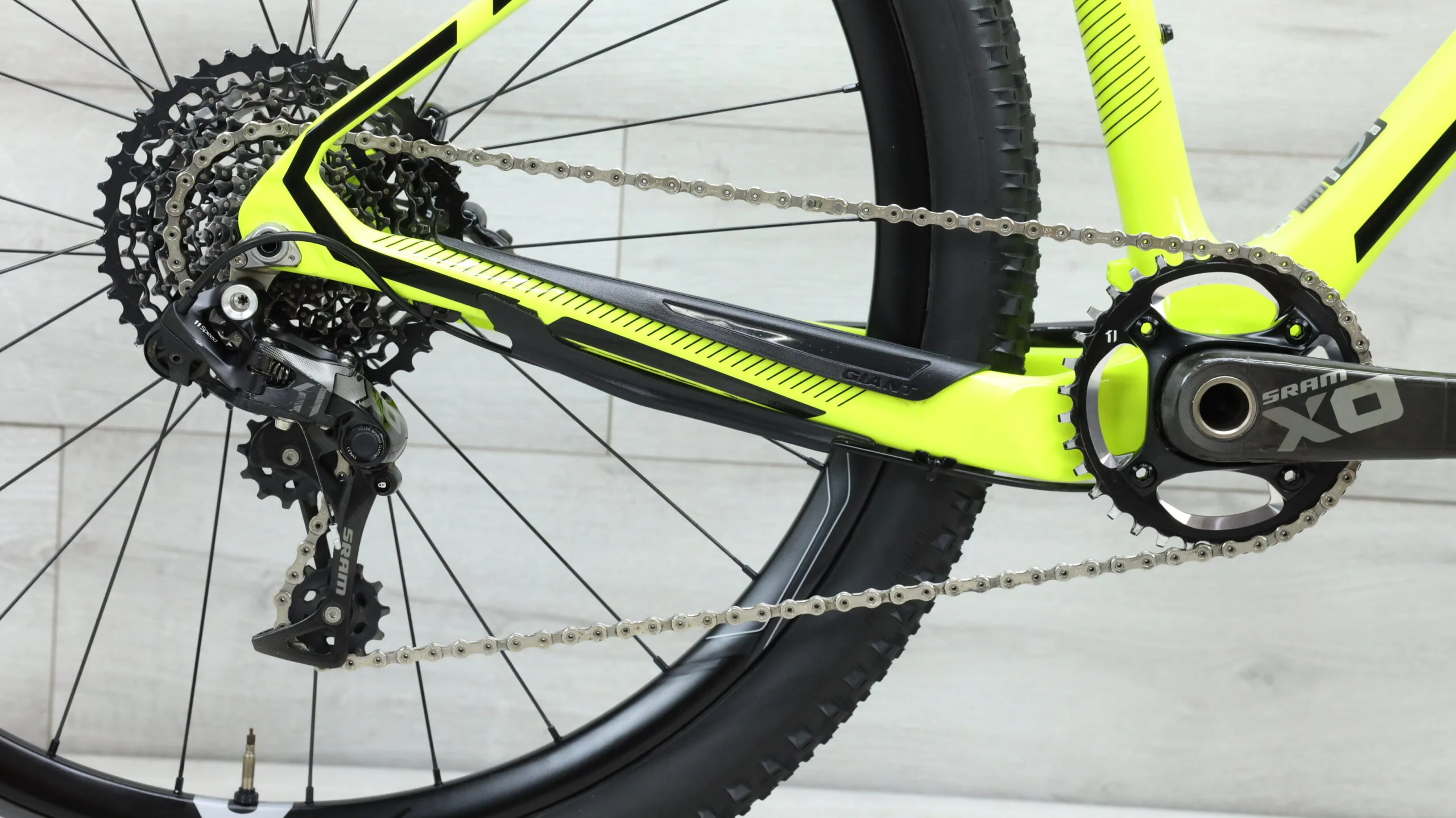 2016 Giant XTC Advanced SL 27.5 1  Mountain Bike - Medium - Image 4