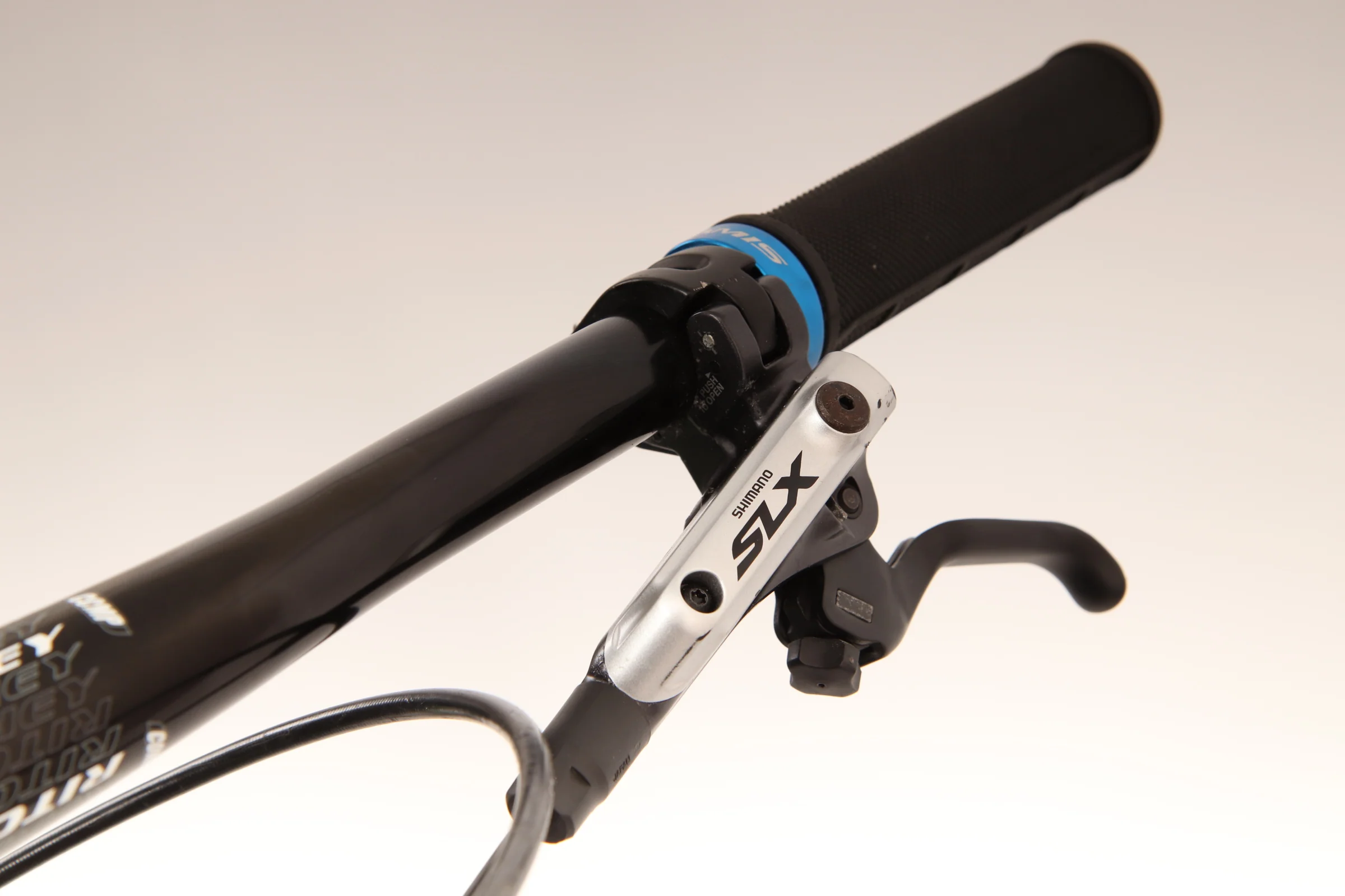 2016 JAMIS DAKOTA PRO  Mountain Bike - Medium - Image 10