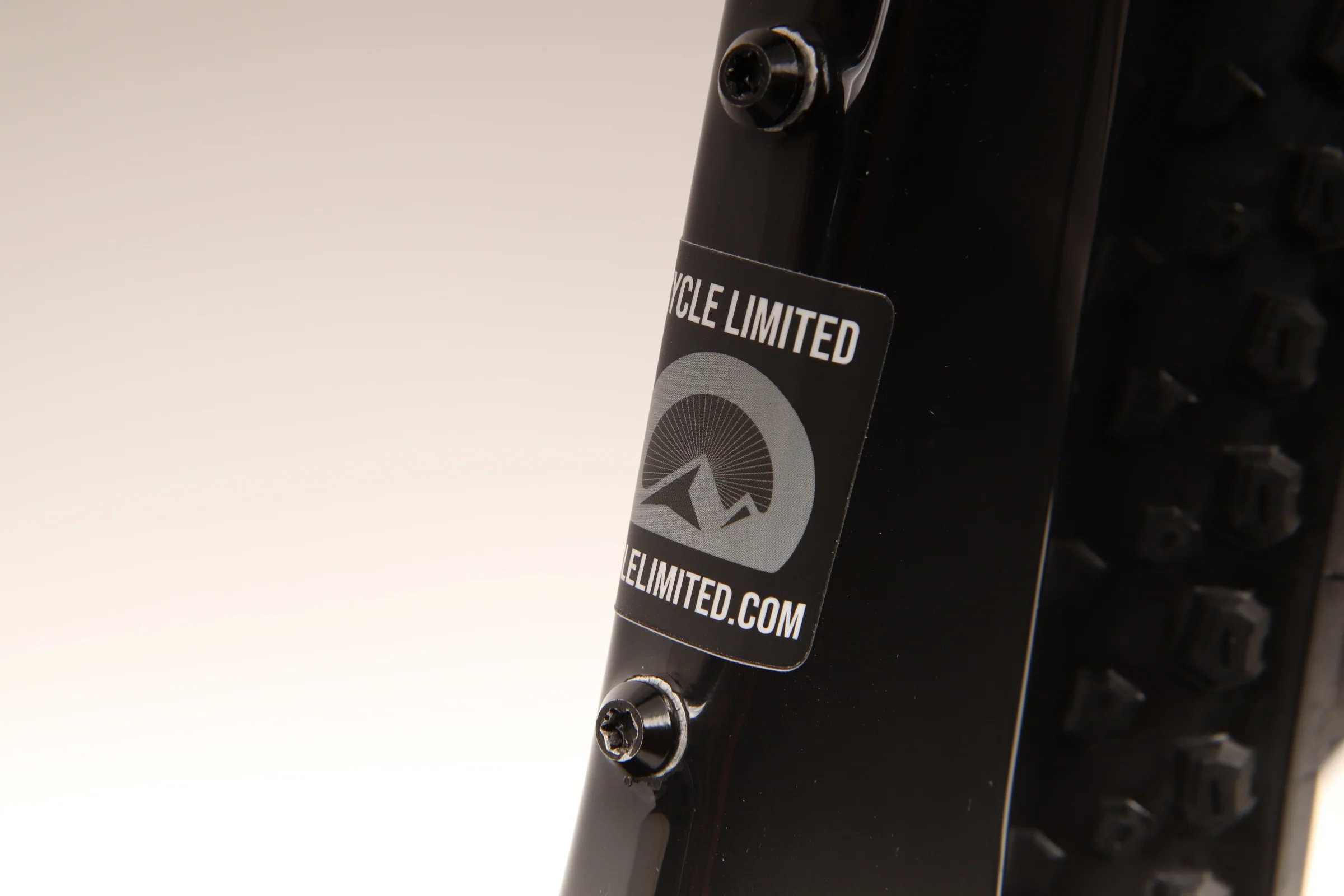 2016 JAMIS DAKOTA PRO  Mountain Bike - Medium - Image 3