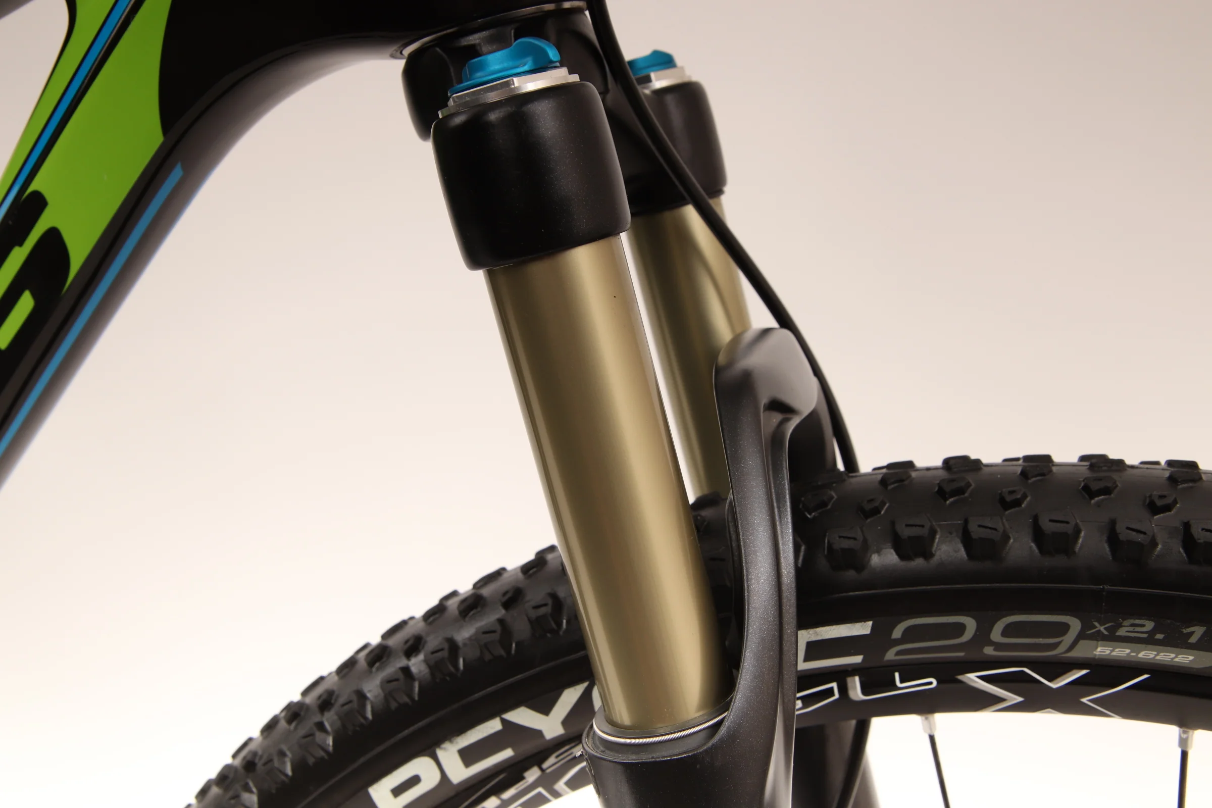 2016 JAMIS DAKOTA PRO  Mountain Bike - Medium - Image 6