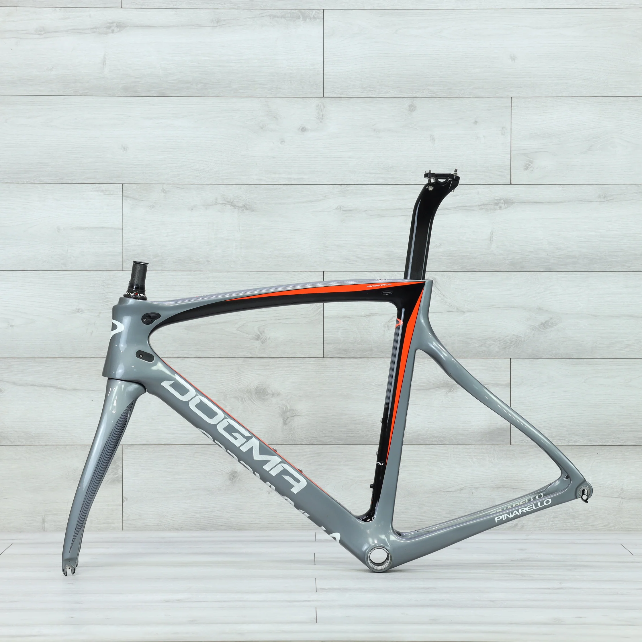 2016 Pinarello Dogma F8 Road Frameset - 55cm - Image 5