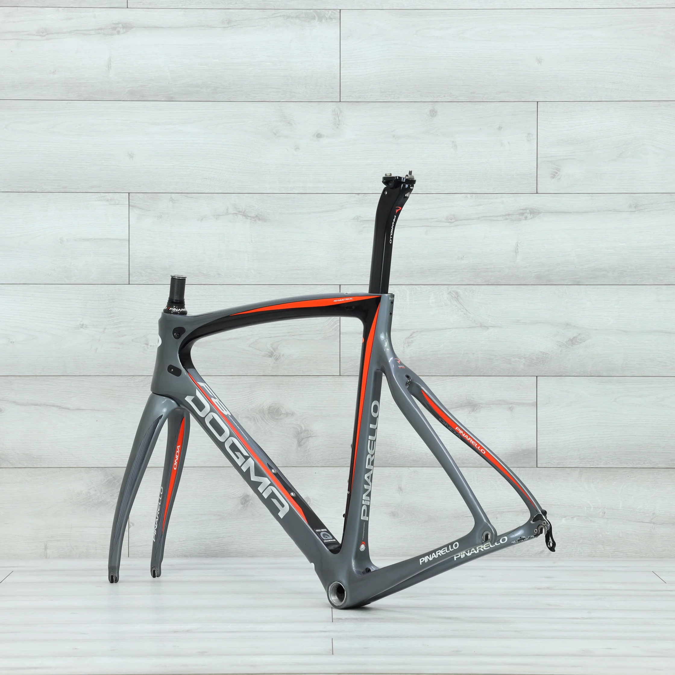 2016 Pinarello Dogma F8 Road Frameset - 55cm - Image 6