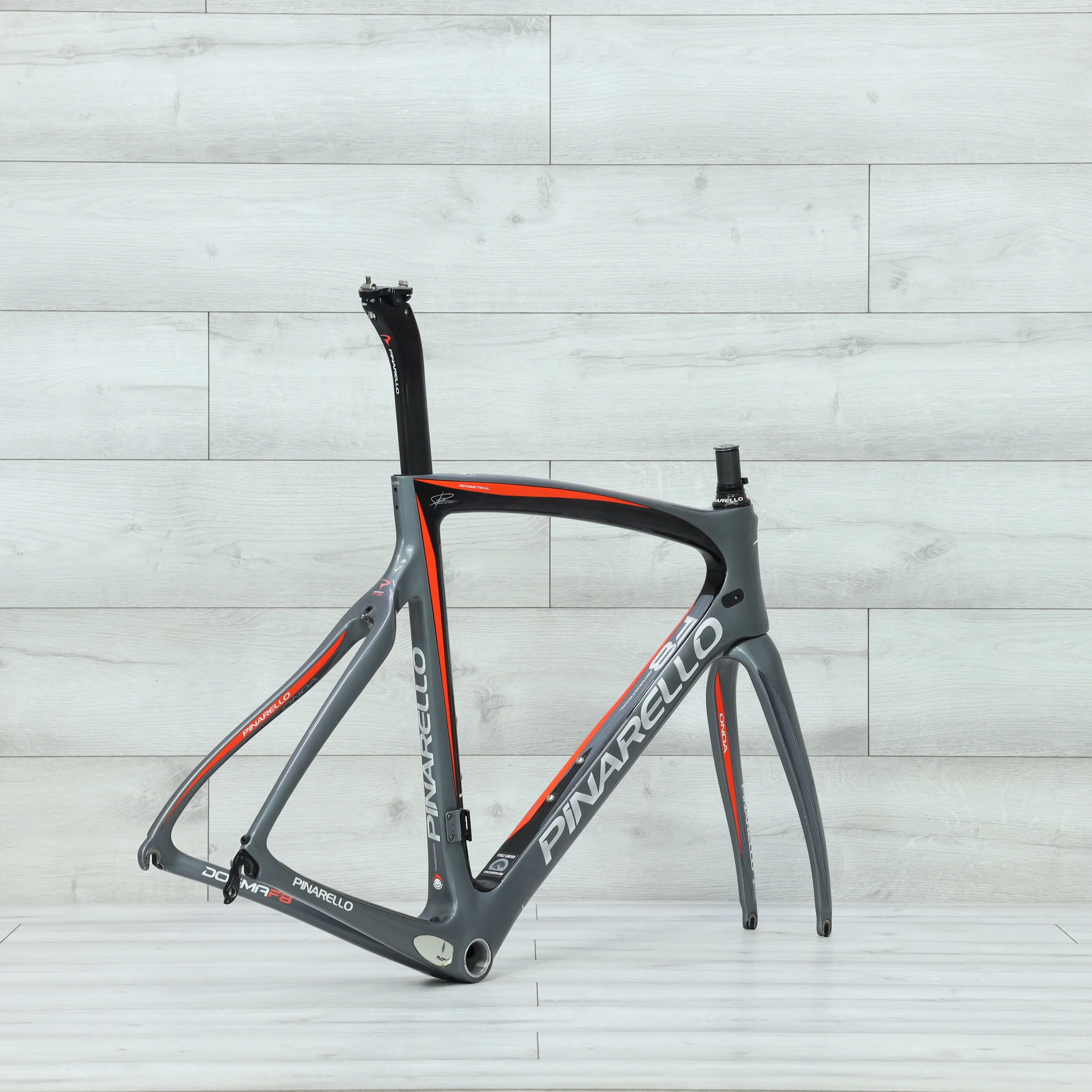 2016 Pinarello Dogma F8 Road Frameset - 55cm - Image 8