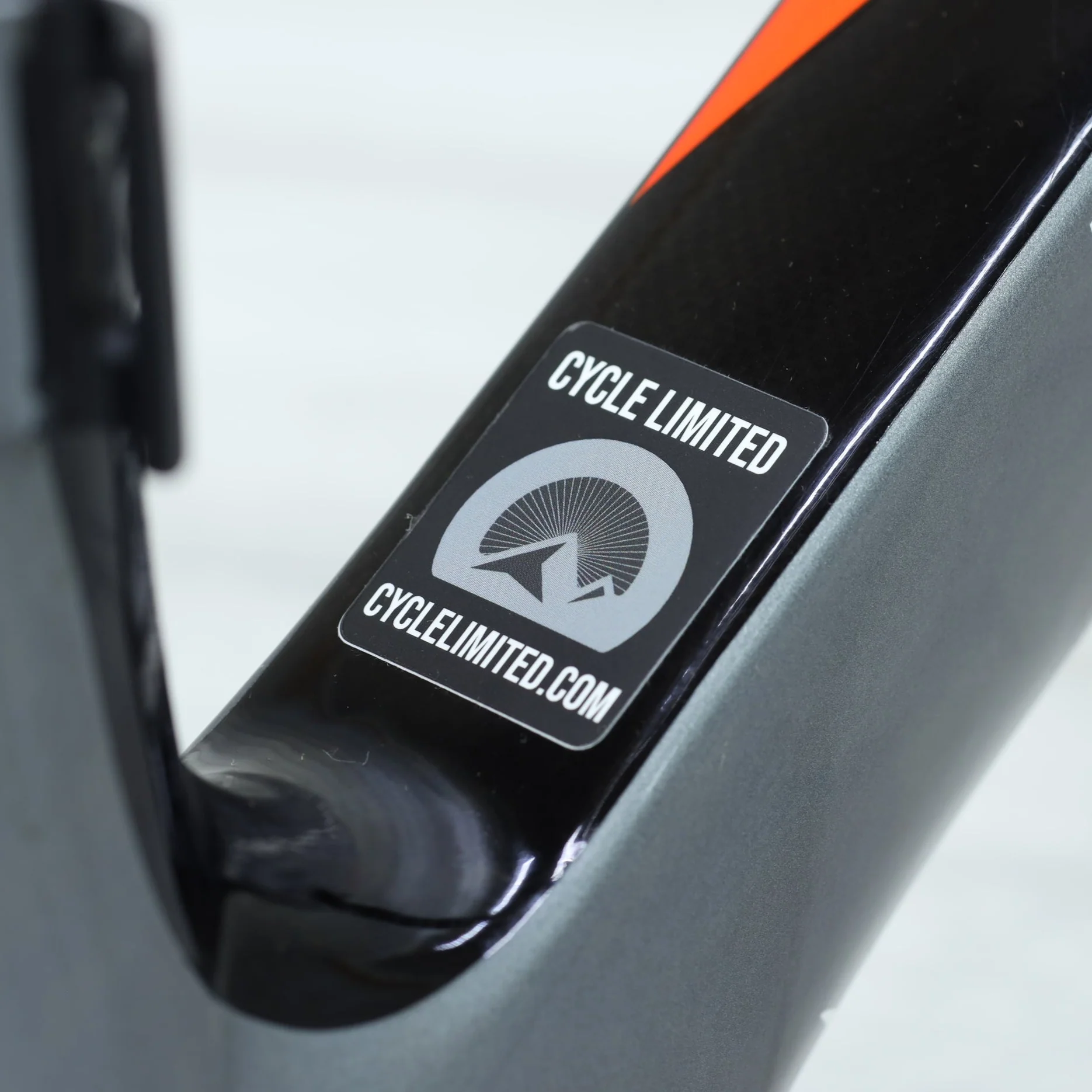 2016 Pinarello Dogma F8 Road Frameset - 55cm - Image 9