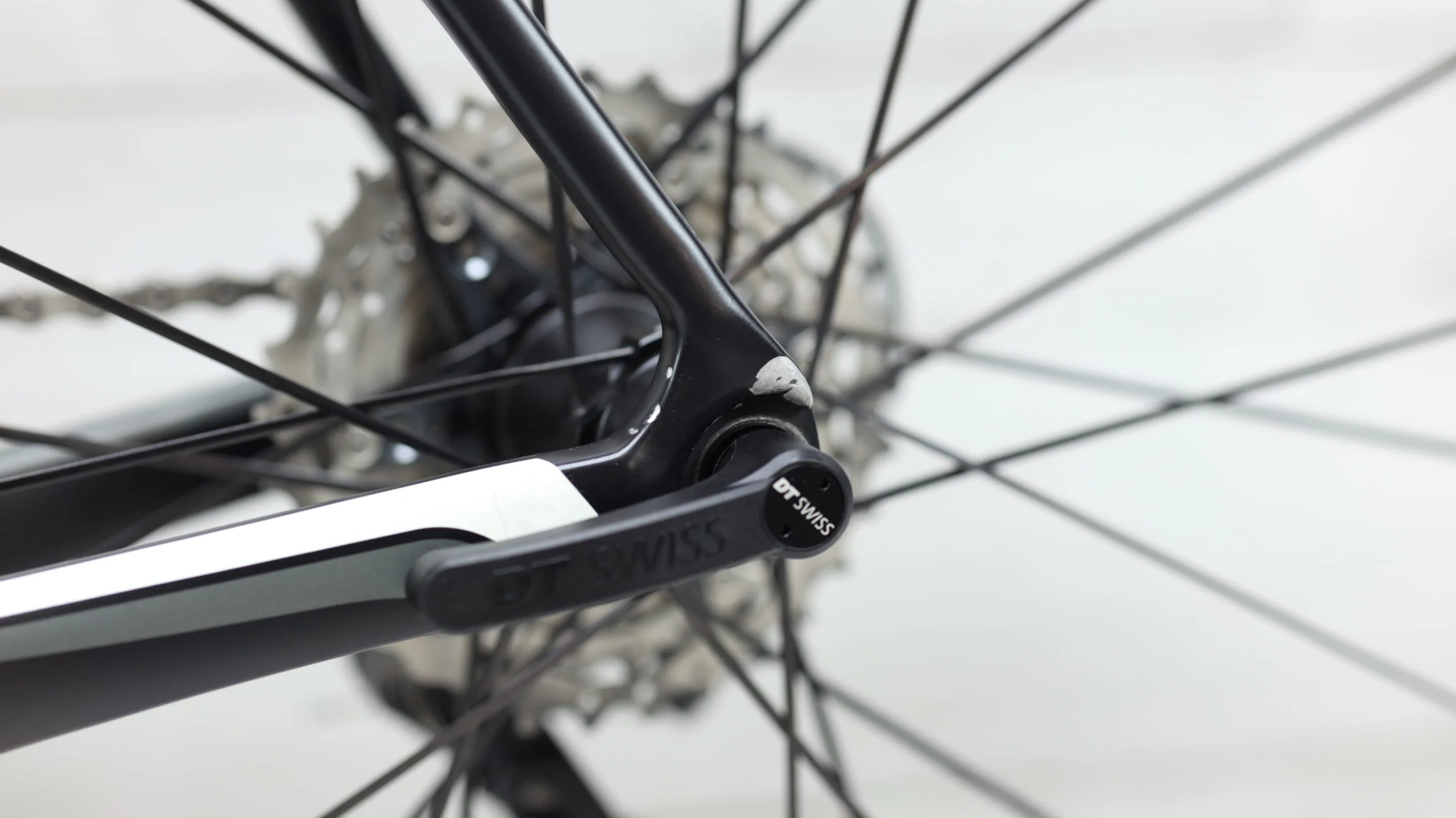 2016 Specialized Roubaix SL4 Expert Road Bike - 56cm - Image 13