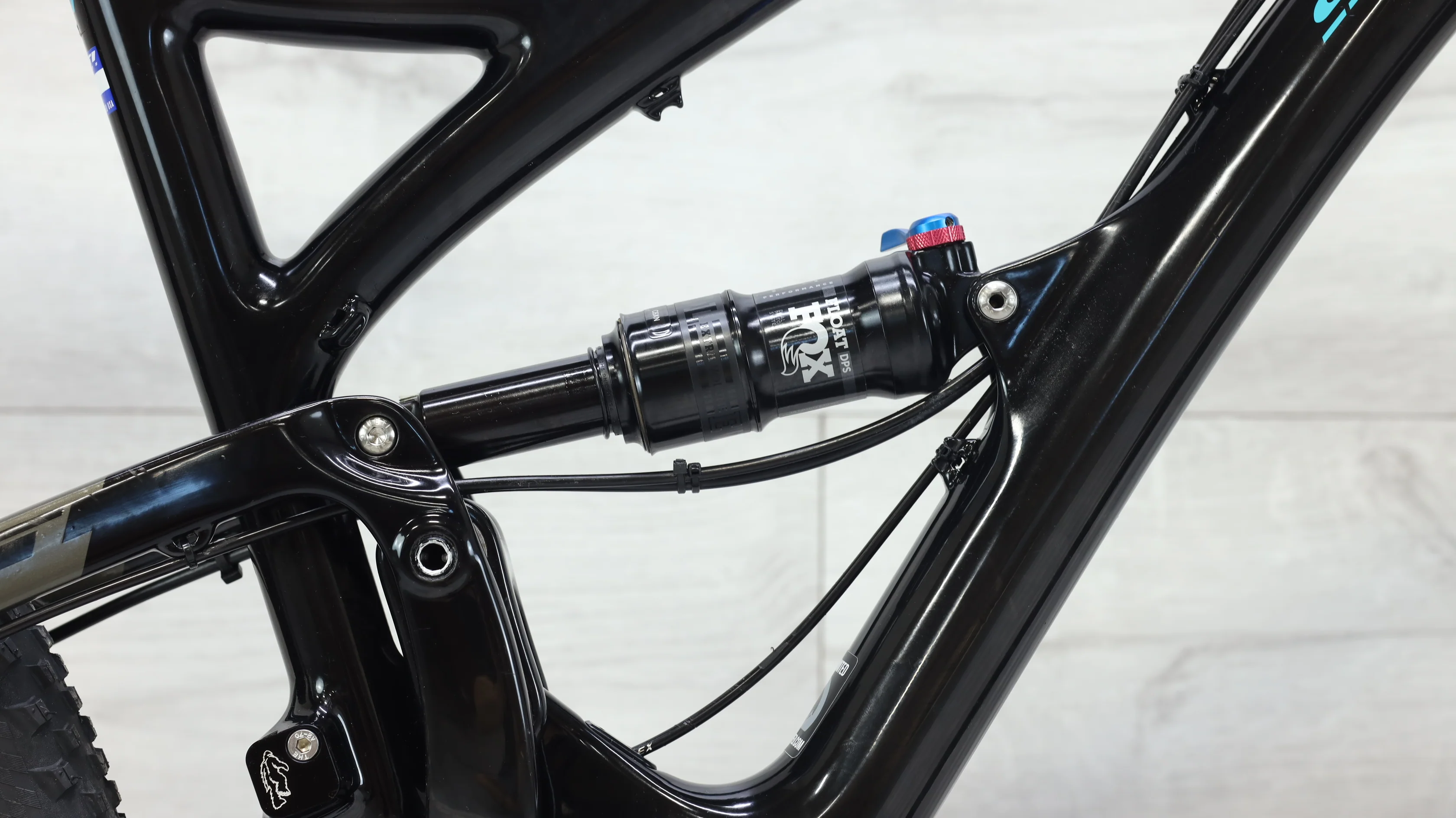 2016 Yeti SB5 Carbon Enduro Mountain Bike - Medium - Image 9