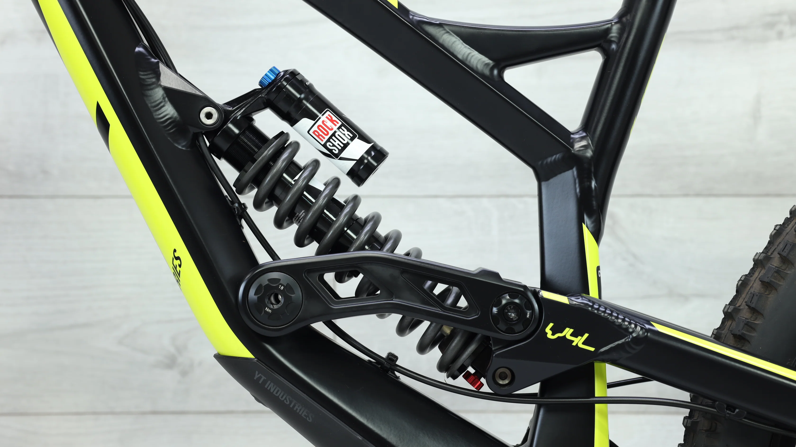 2016 YT Tues AL Mountain Bike - Large - Image 10