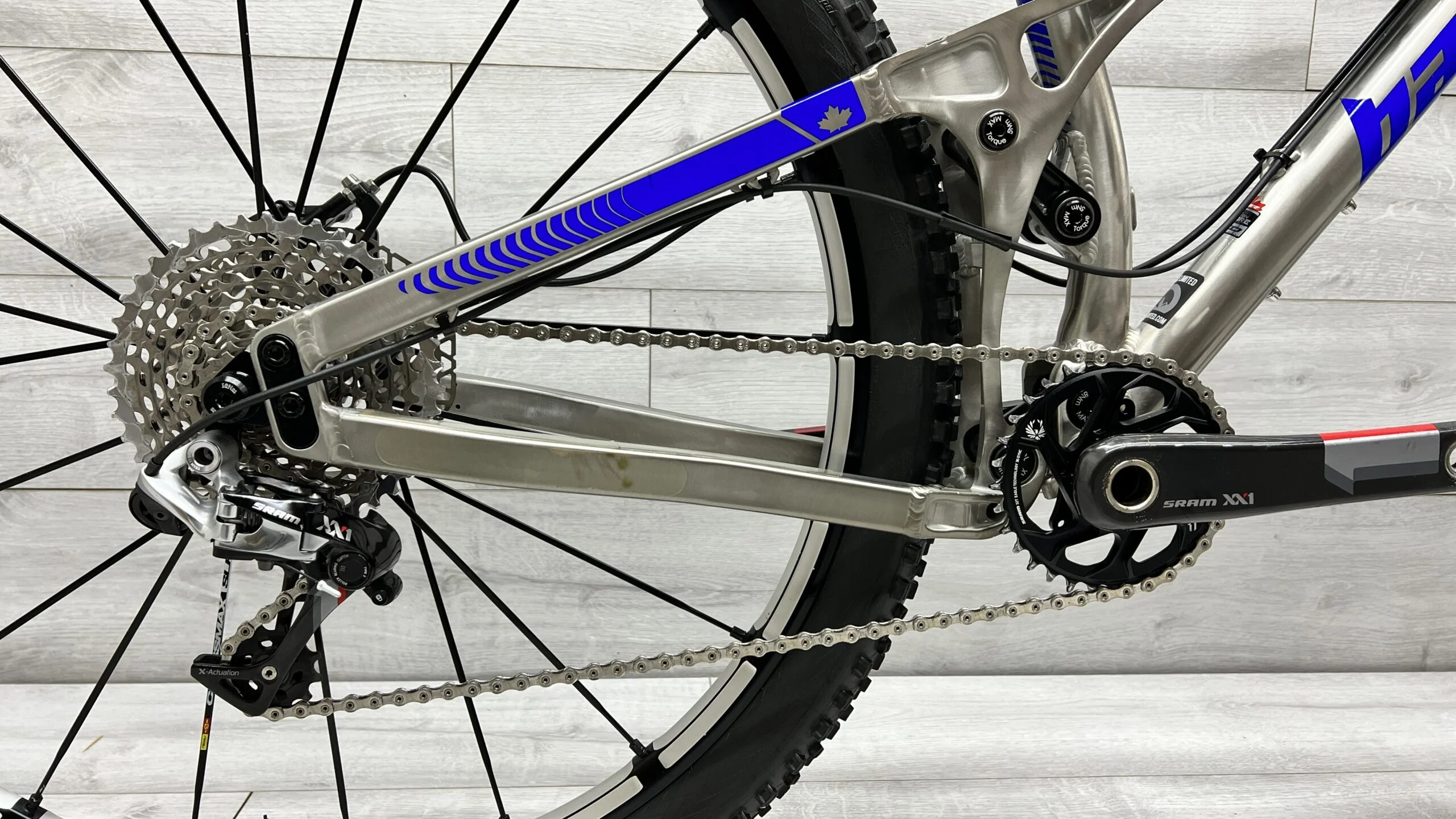 Banshee Phantom Mountain Bike - 2017, Medium - Image 10