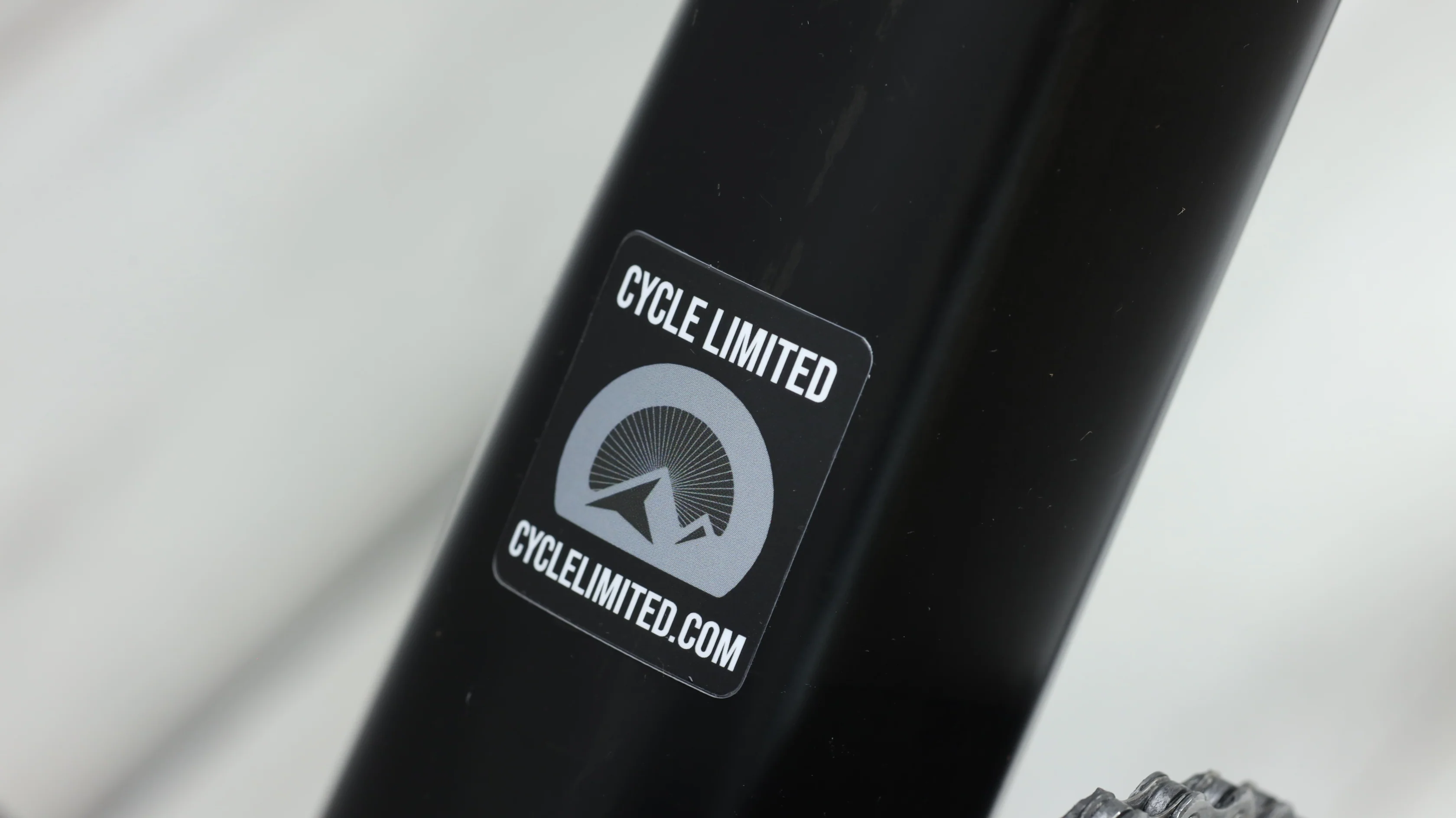 2017 BMC Roadmachine 02 Road Bike - 56cm - Image 3