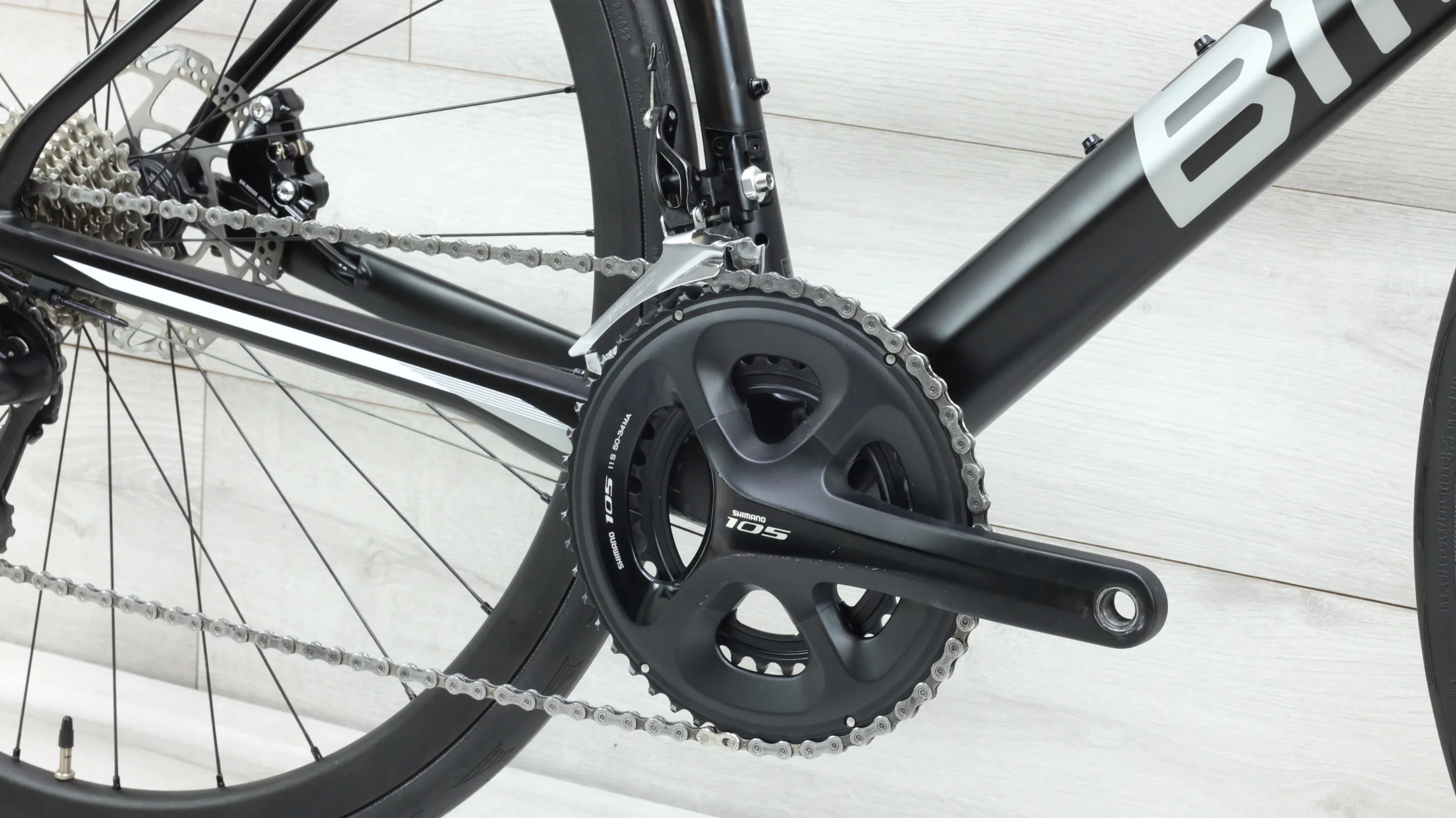 2017 BMC Roadmachine 02 Road Bike - 56cm - Image 5