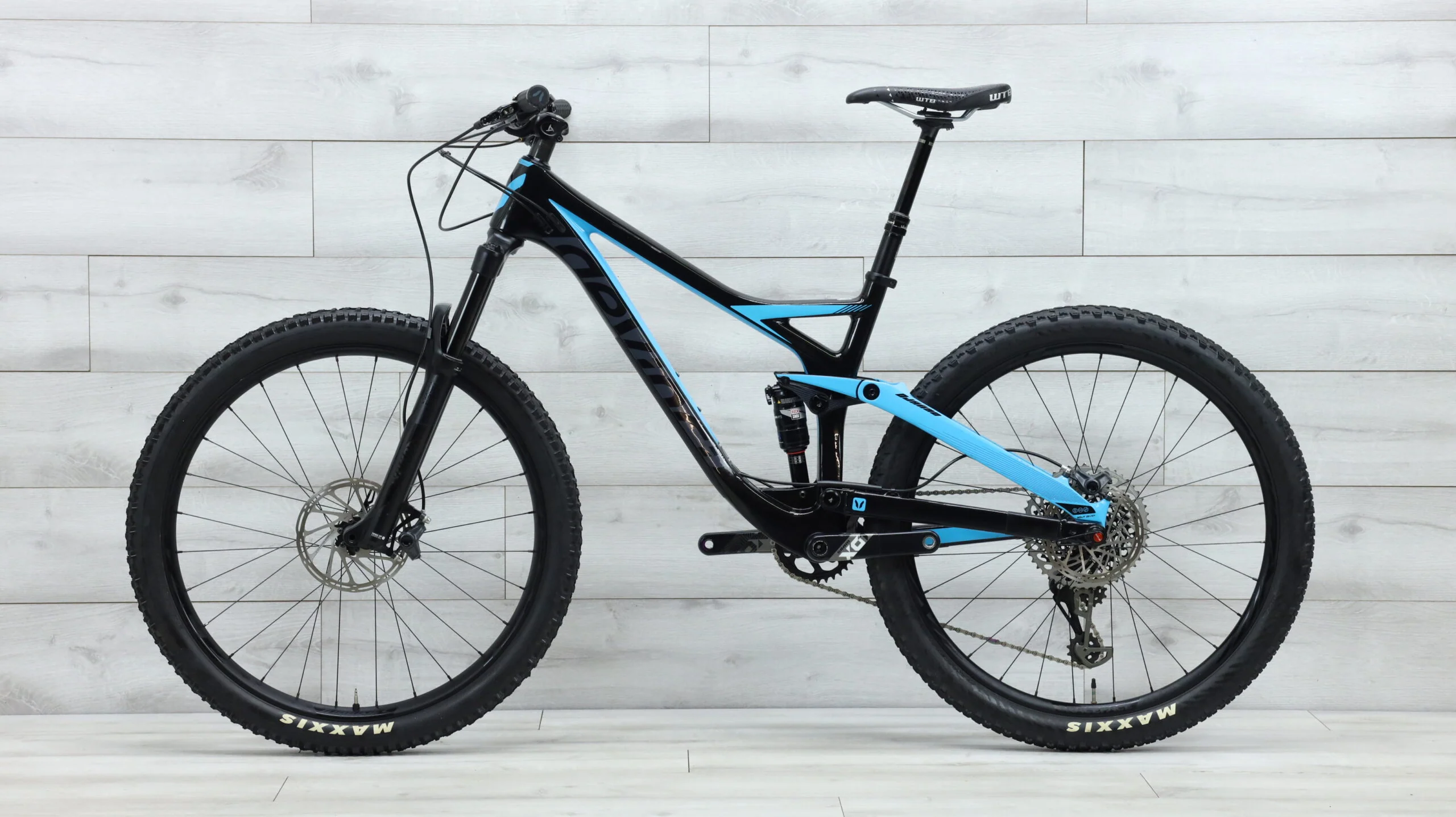 2017 Devinci Django Carbon X01  Mountain Bike - Medium - Image 2