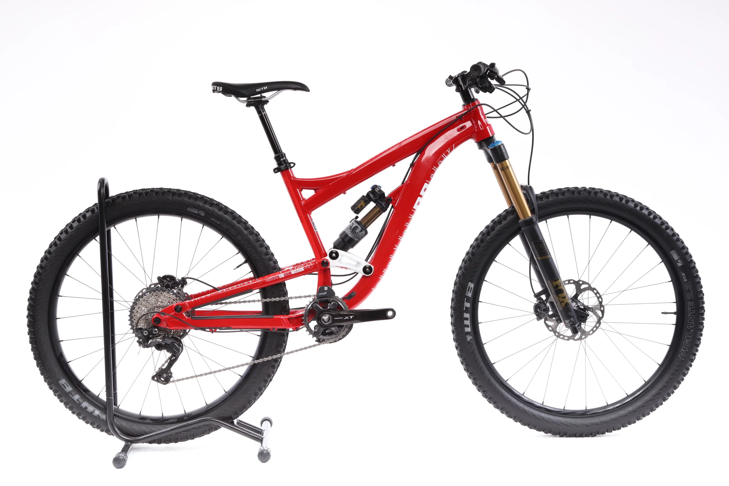 2017 Diamondback Mission Pro Mountain Bike - Medium
