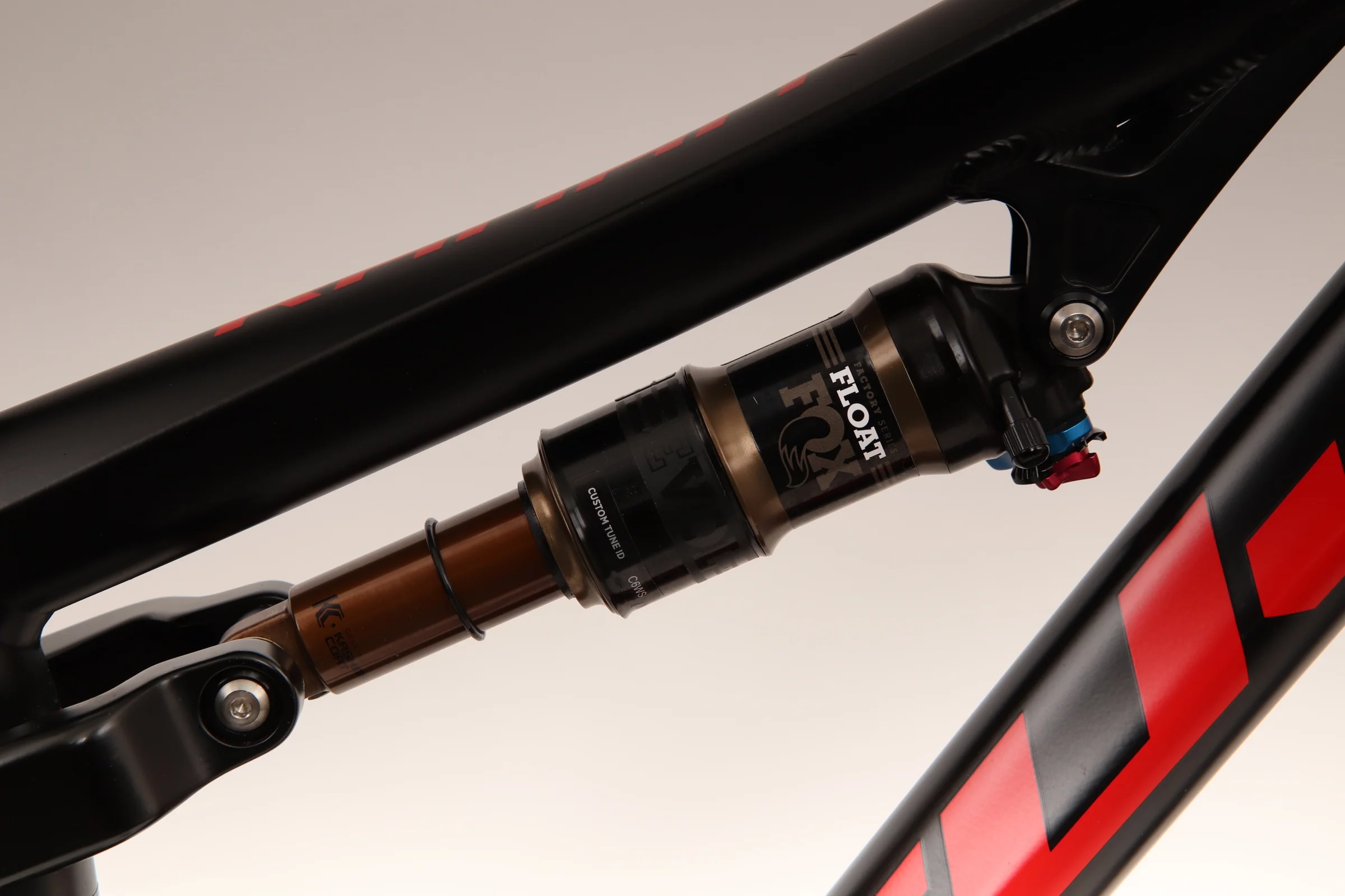 2017 FUJI RAKAN 27.5+ 3.1  Mountain Bike - Small - Image 5