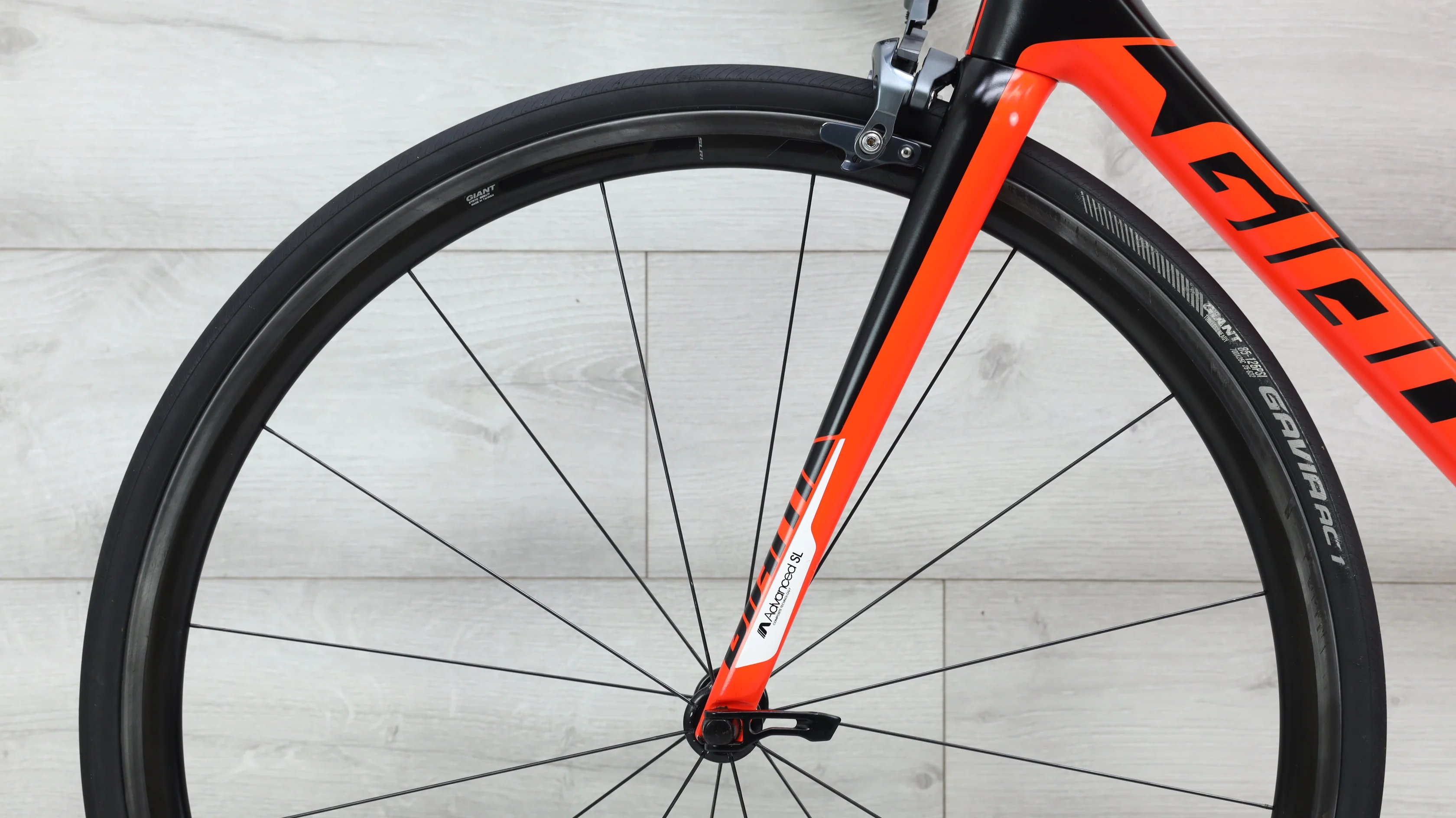 Giant TCR Advanced SL 2-KOM Road Bike - 2017, Medium - Image 12