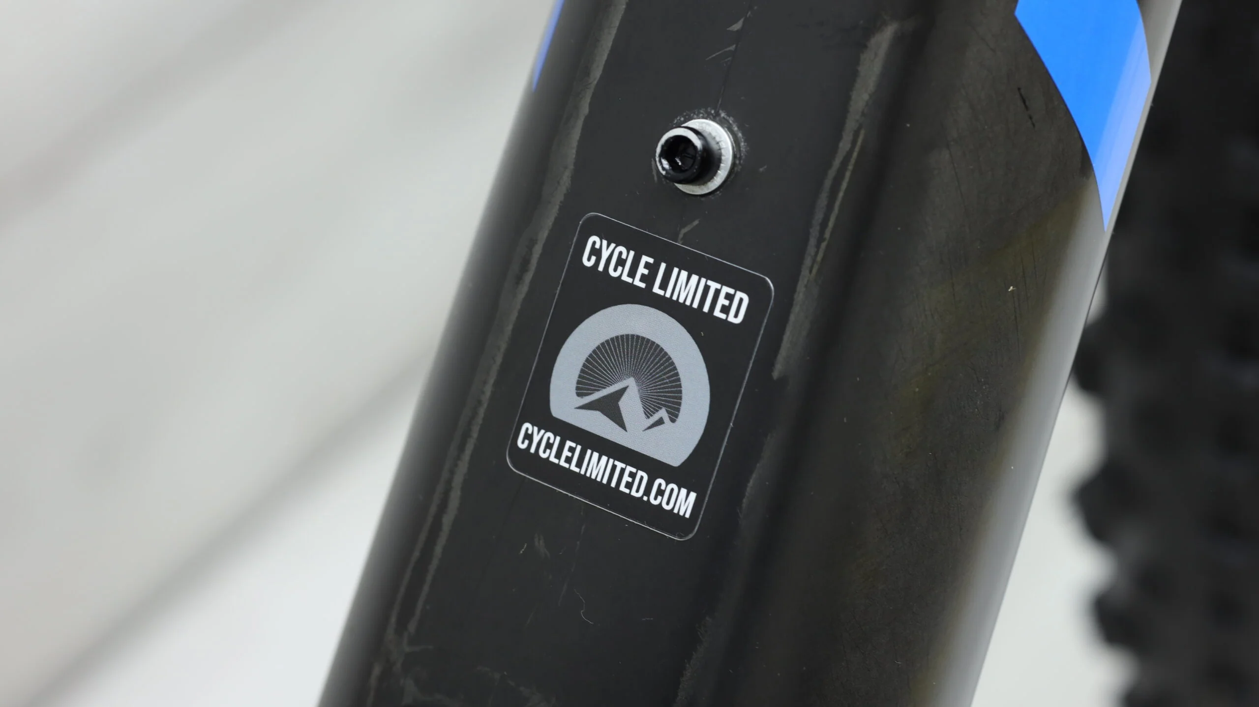 2017 Pivot LES Fat Fat Bike - Medium - Image 3