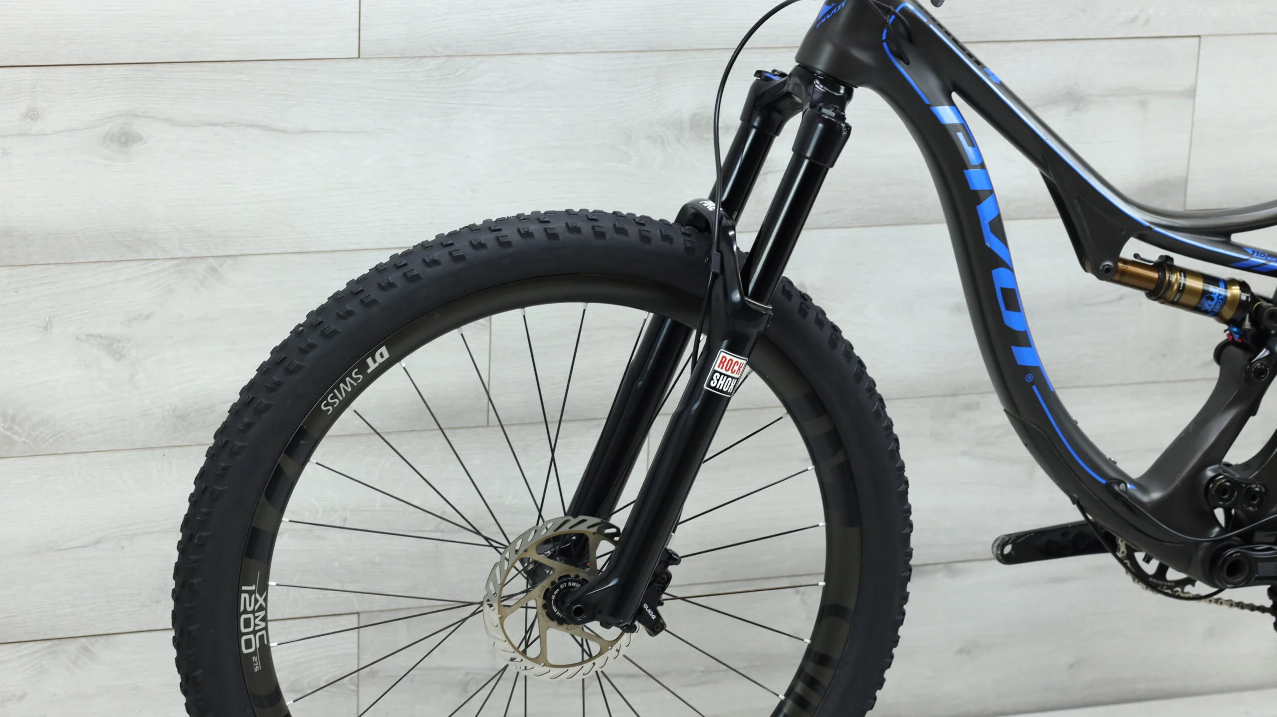 2017 Pivot Mach 4 Carbon  Mountain Bike - Small - Image 8