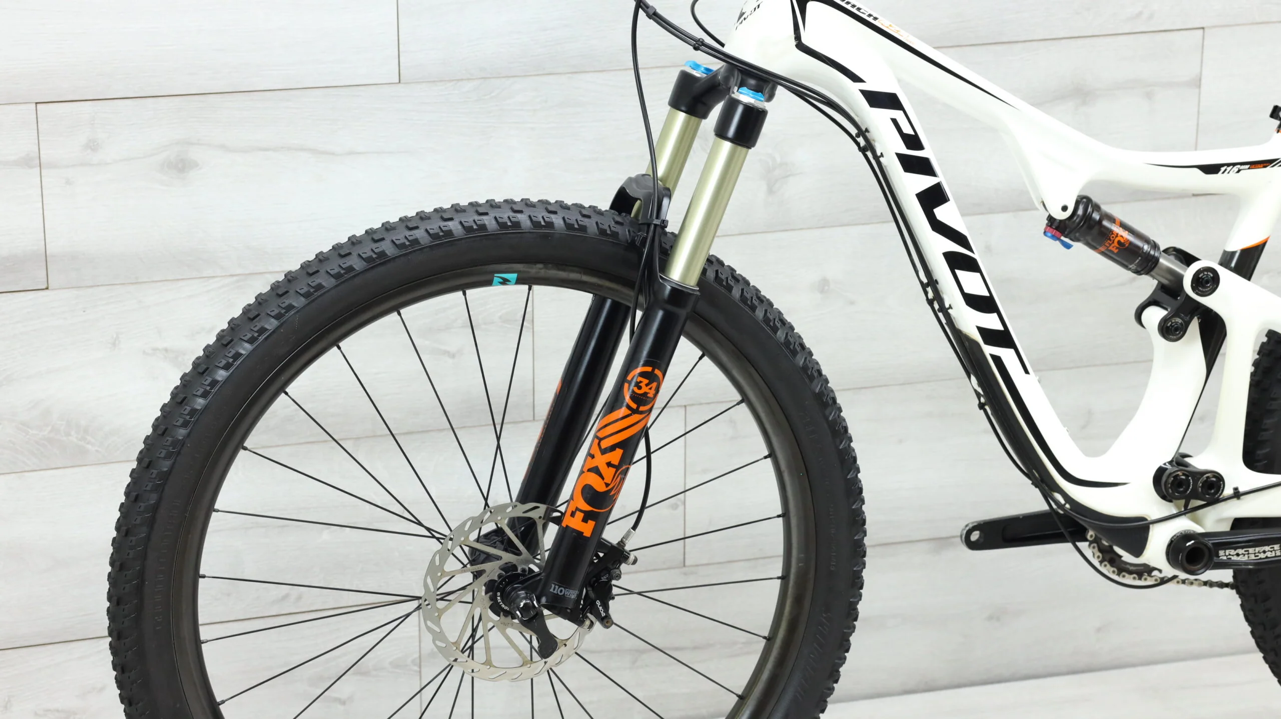 2017 Pivot Mach 429 Trail Mountain Bike - Medium - Image 8