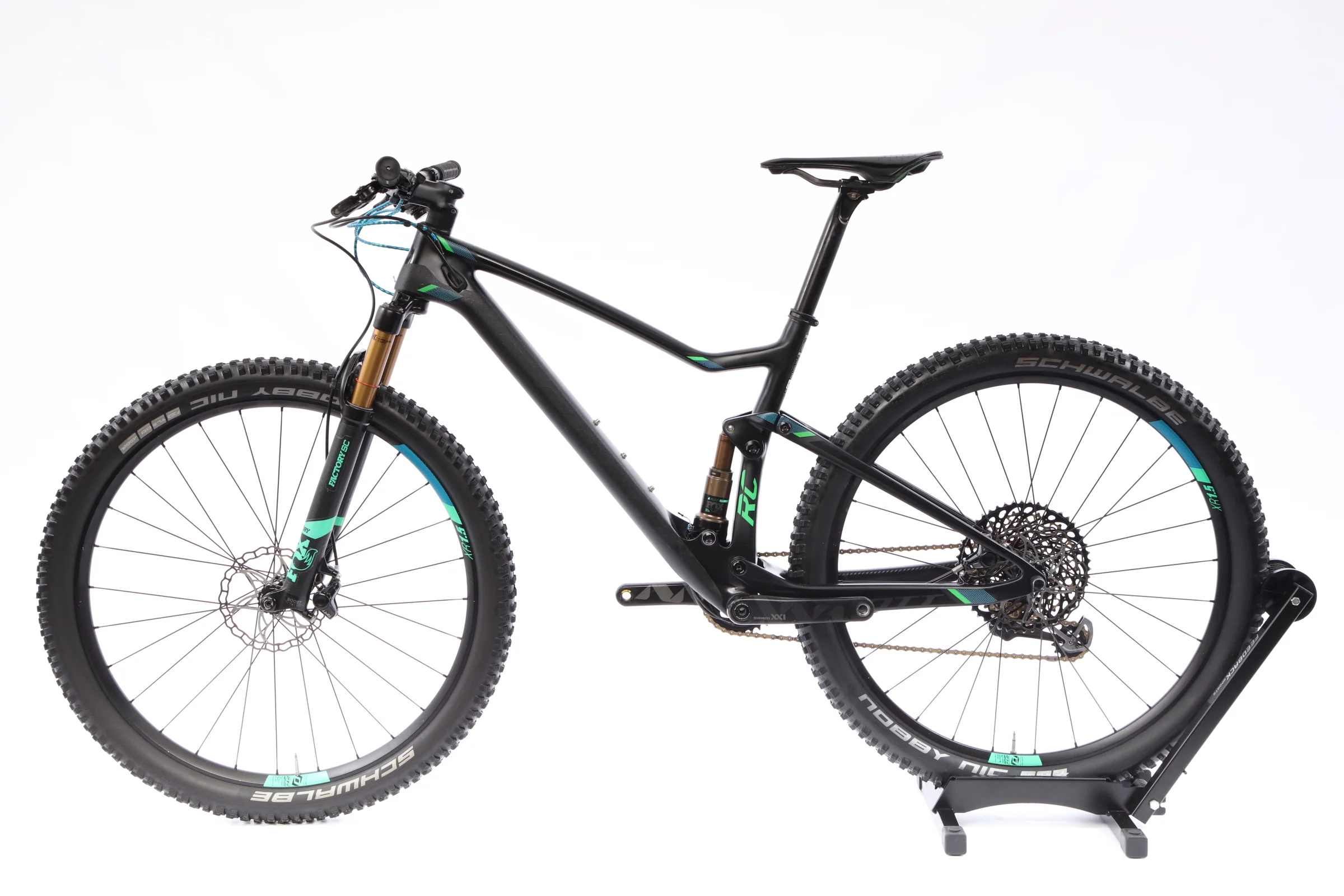 2017 Scott Spark 700 Ultimate Mountain Bike - Medium - Image 2