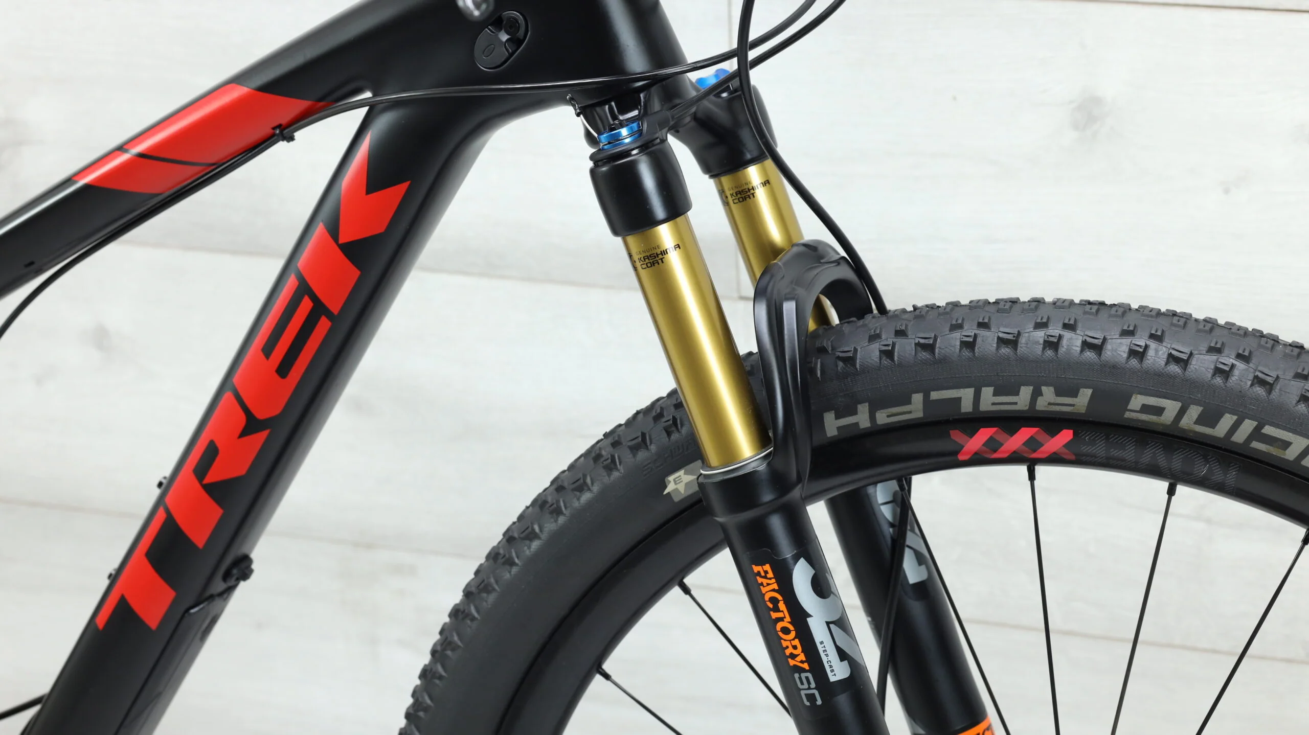 2017 Trek Top Fuel 9.9 Race Shop Limited Mountain Bike - Medium - Image 8