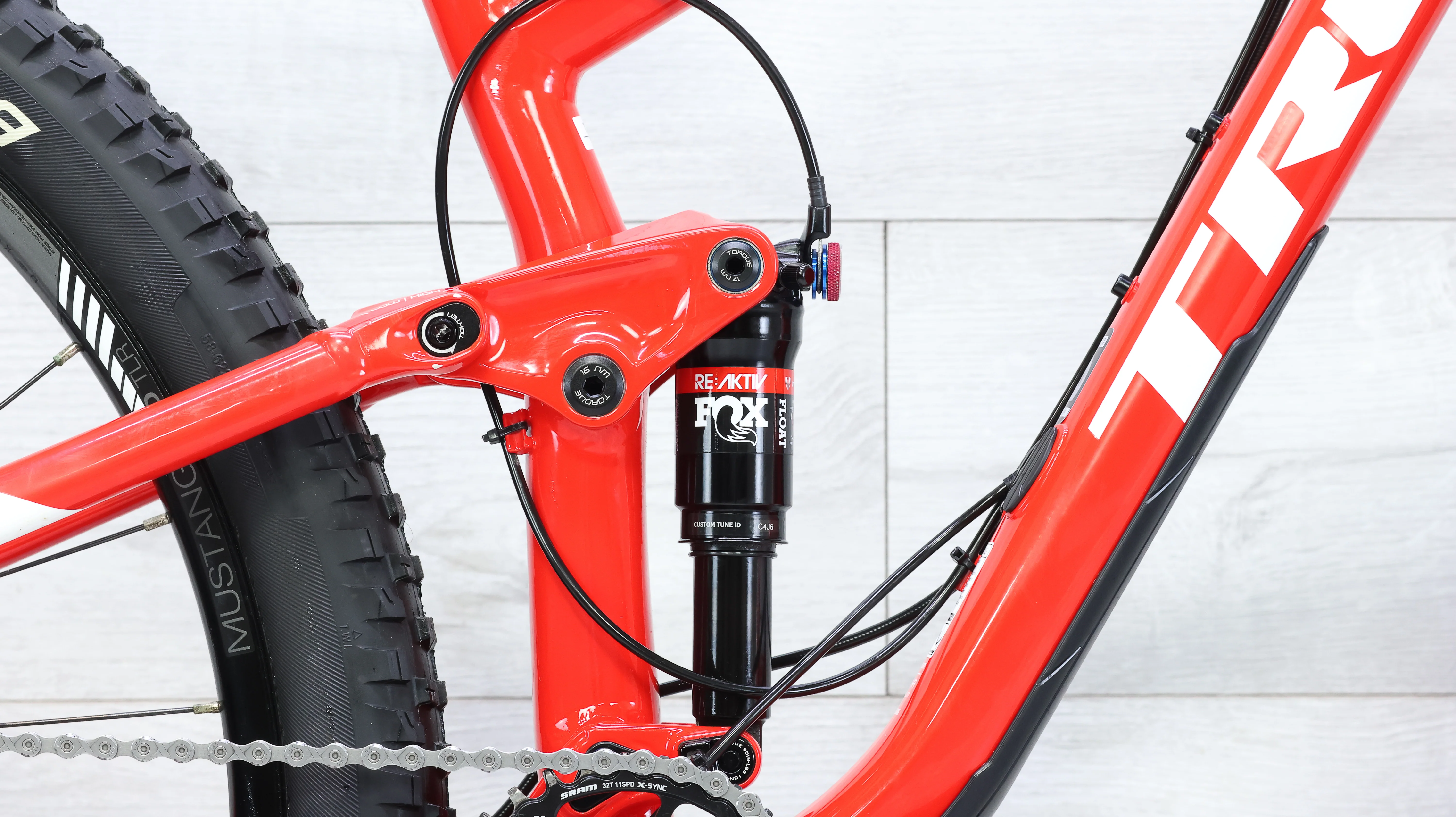 2017 Trek Top Fuel 9 Mountain Bike - Medium - Image 11