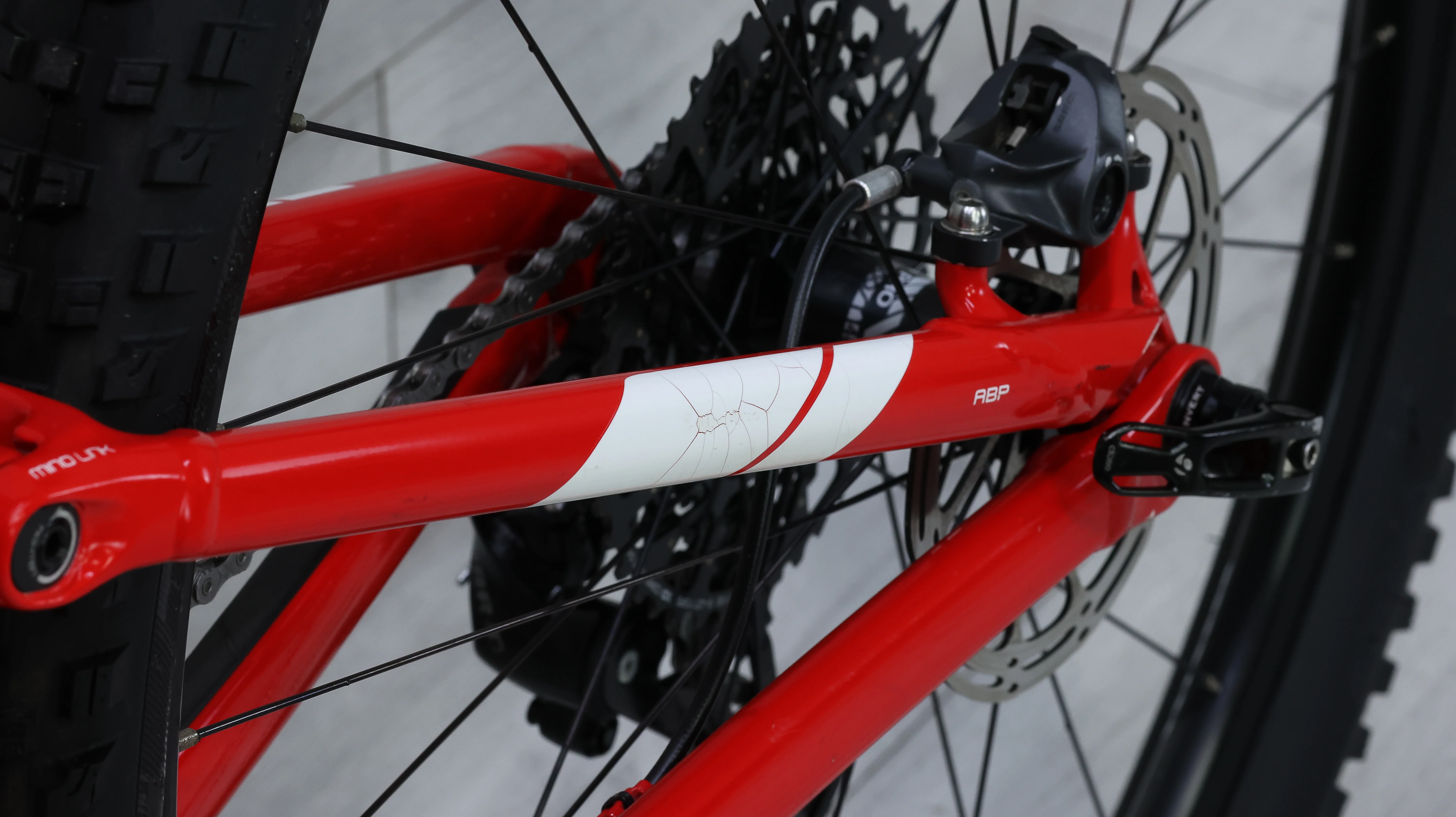 2017 Trek Top Fuel 9 Mountain Bike - Medium - Image 18