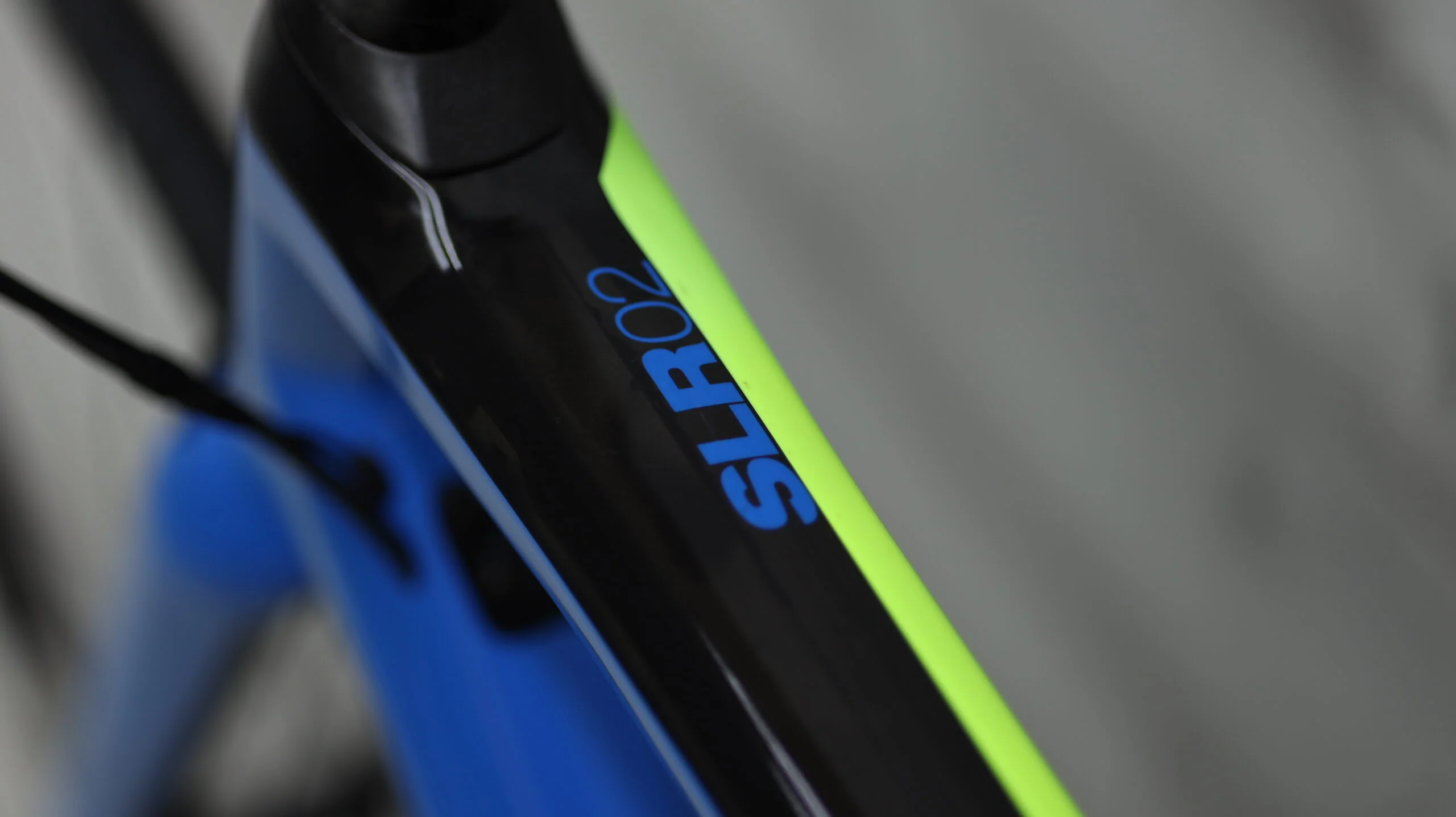 2018 BMC Teammachine SLR02 DISC ONE Road Bike - 56cm - Image 13