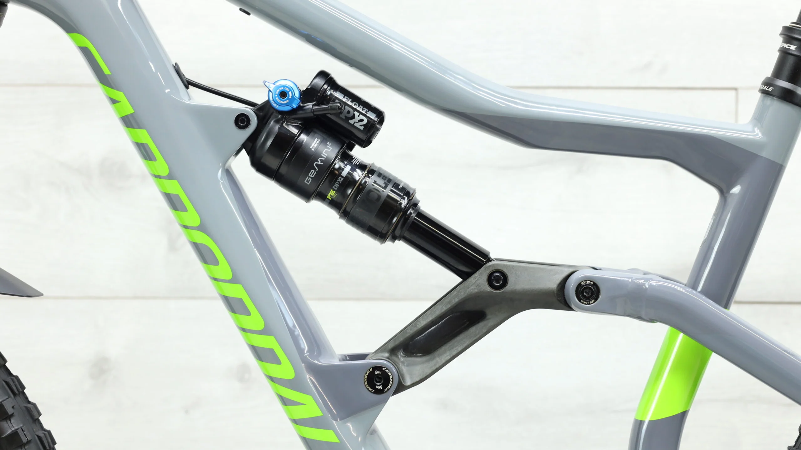 2018 Cannondale Trigger Carbon 2 Mountain Bike - Medium - Image 10